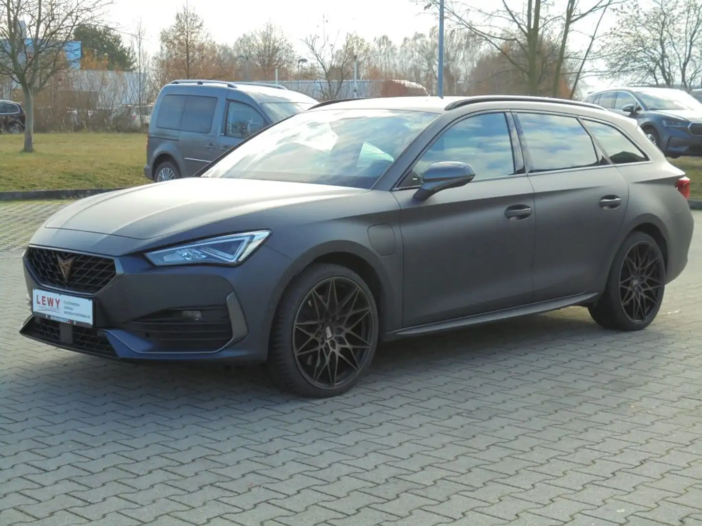 CUPRA Leon Sportstourer 1.4 e-Hybrid (180 kW System) Grau - 1
