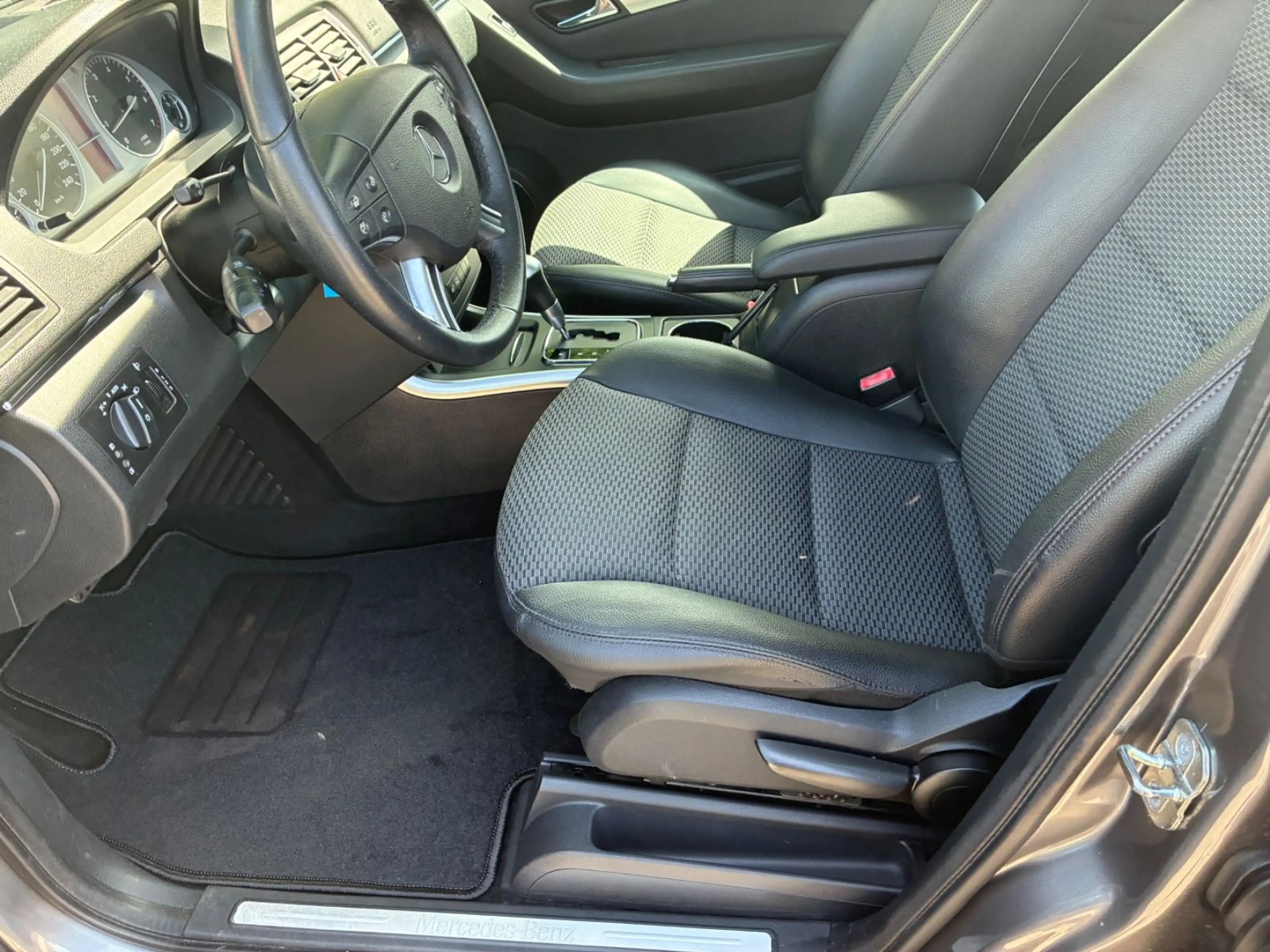 Mercedes-Benz B 160 Sport Paket — photo 7