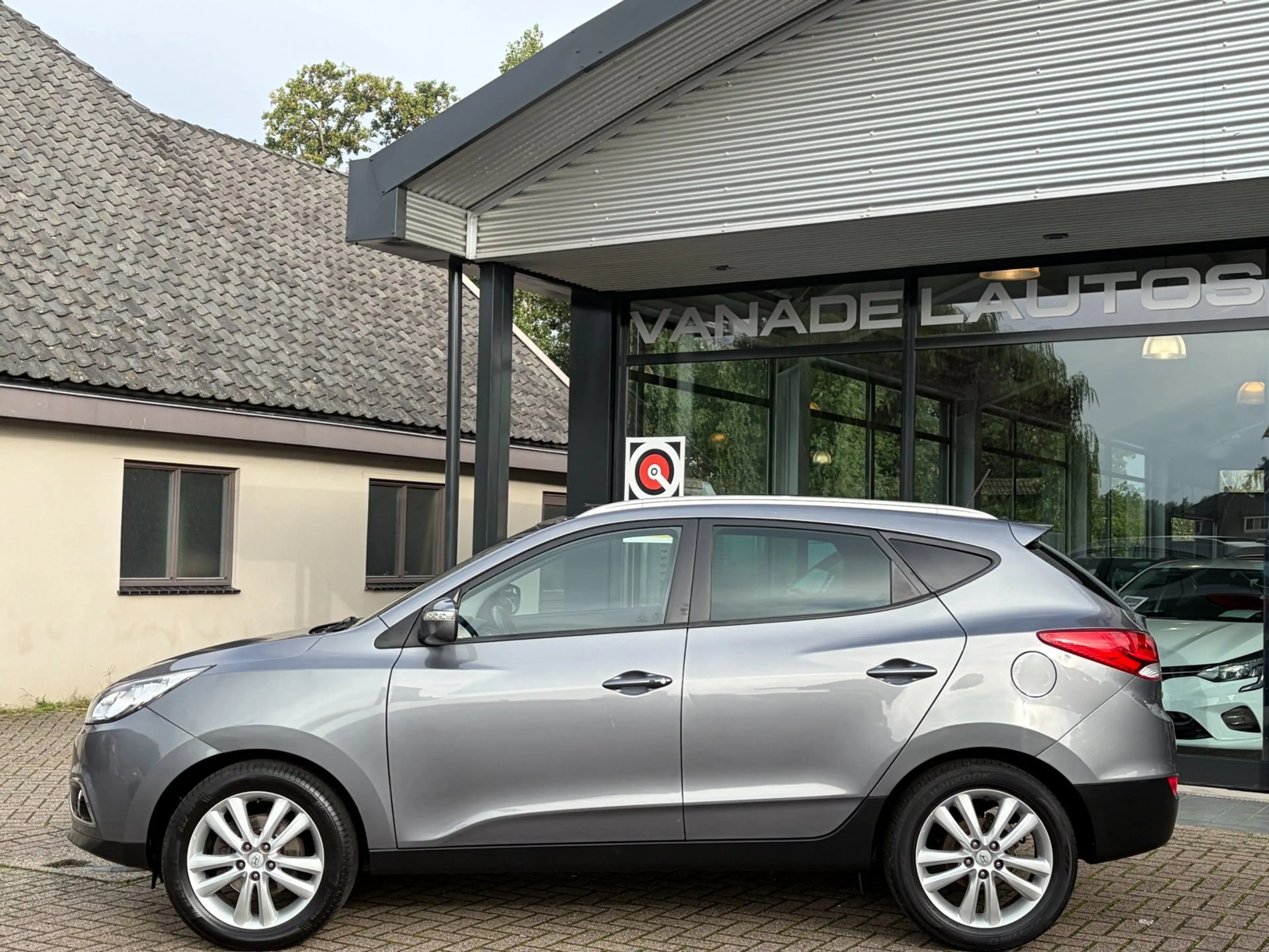 Hyundai iX35 2.0i i-Catcher Aut. Panorama Leer Navi Clima Cruis — photo 2