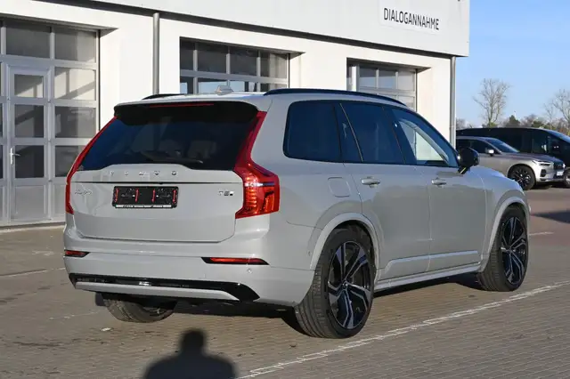 Volvo XC90 view 6