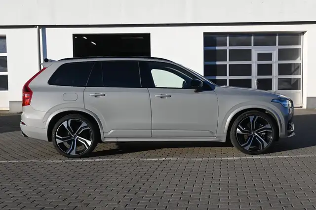 Volvo XC90 view 7