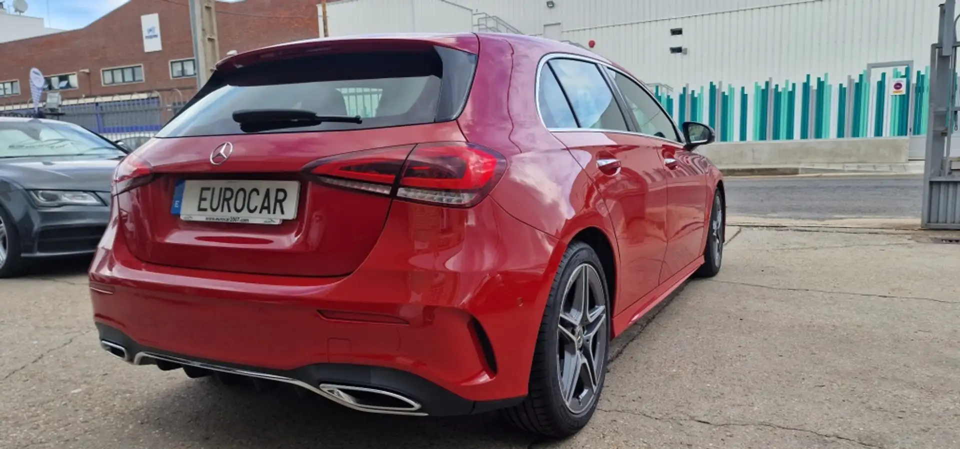 Mercedes-Benz MERCEDES-BENZ Clase A Pequeño  Automático de 5 P Rojo - 2