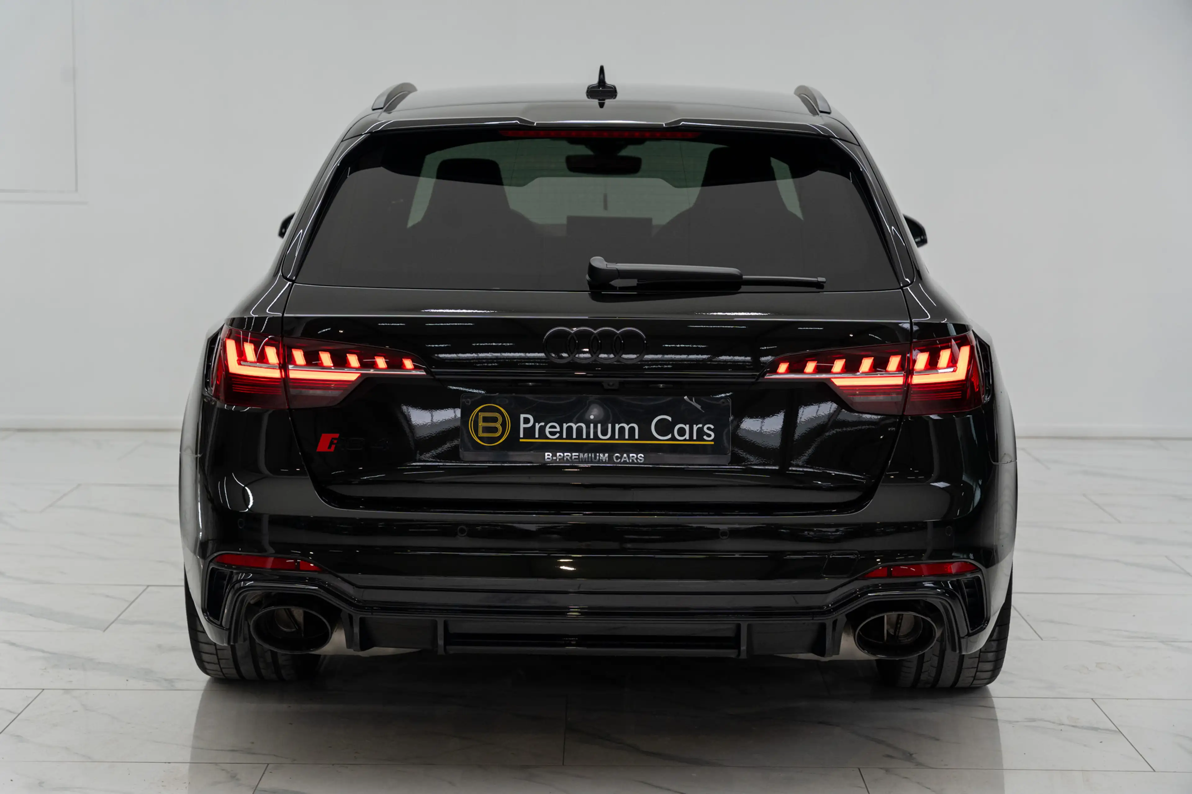 Audi RS4 Avant Quattro Exclusive! Dark Olive Green! Lichte vracht! Massage! — photo 15