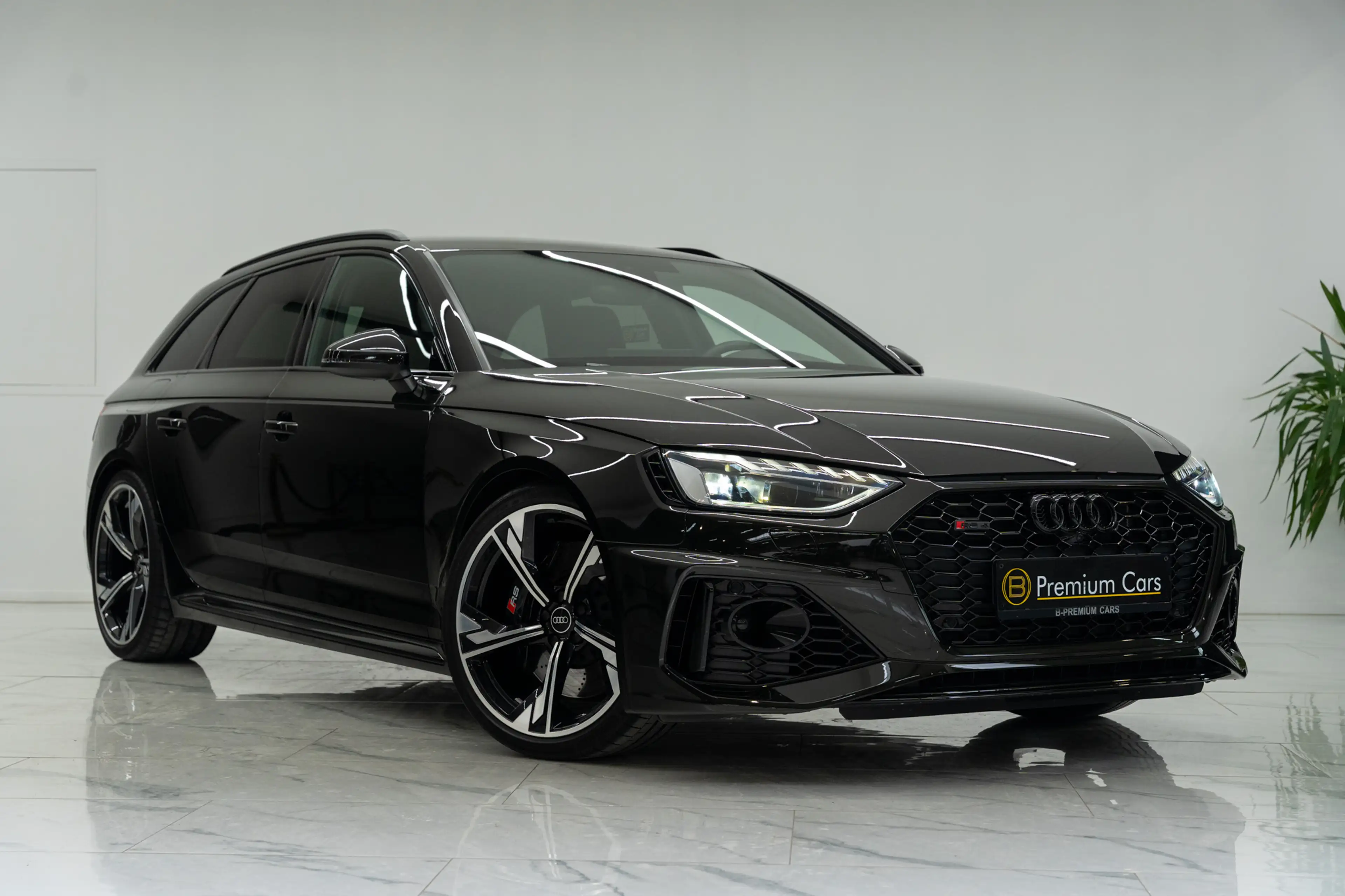 Audi RS4 Avant Quattro Exclusive! Dark Olive Green! Lichte vracht! Massage! — photo 6