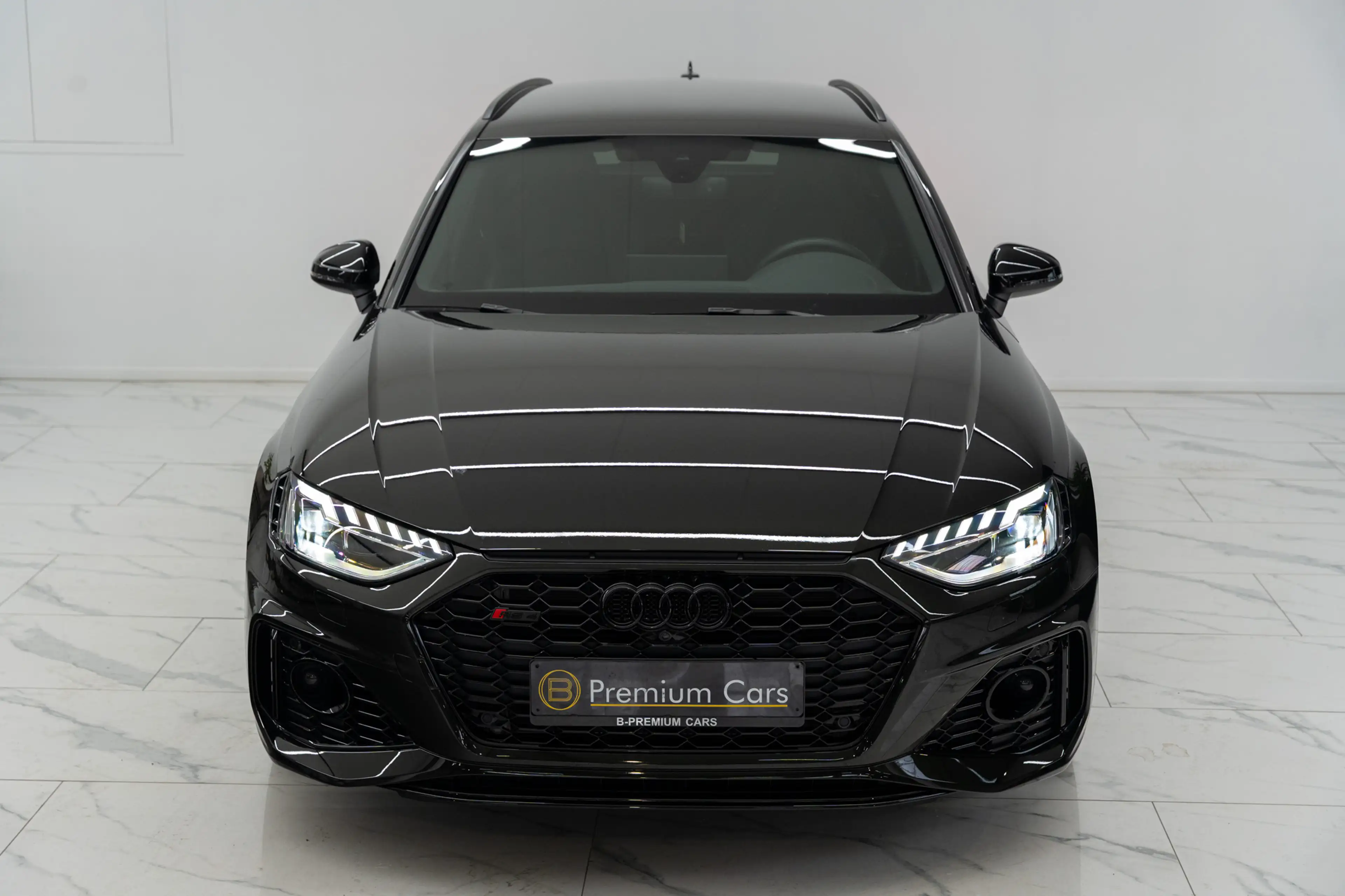 Audi RS4 Avant Quattro Exclusive! Dark Olive Green! Lichte vracht! Massage! — photo 4
