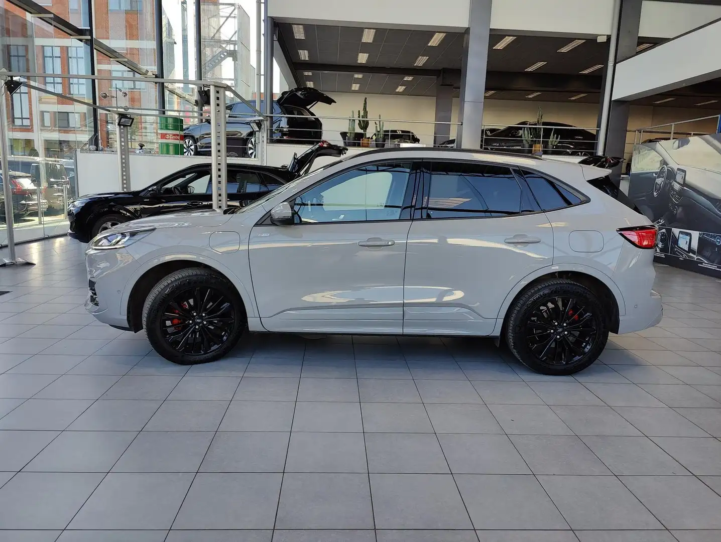 Ford Kuga BLACK EDITION PLUG-IN HYBRID AUTOMAAT Gris - 2