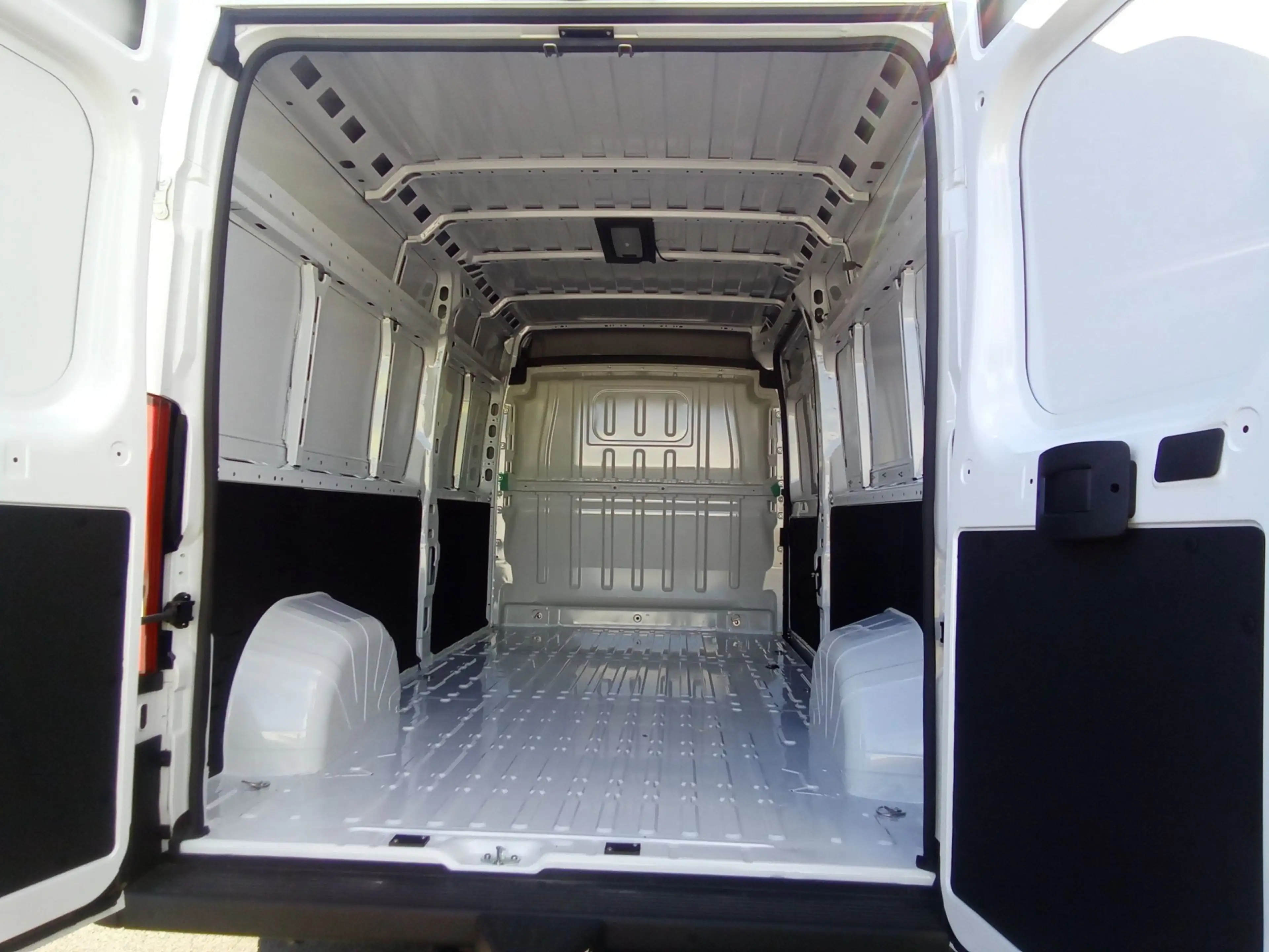 Citroen Jumper 33 L3H2 BlueHDi 140 — photo 12