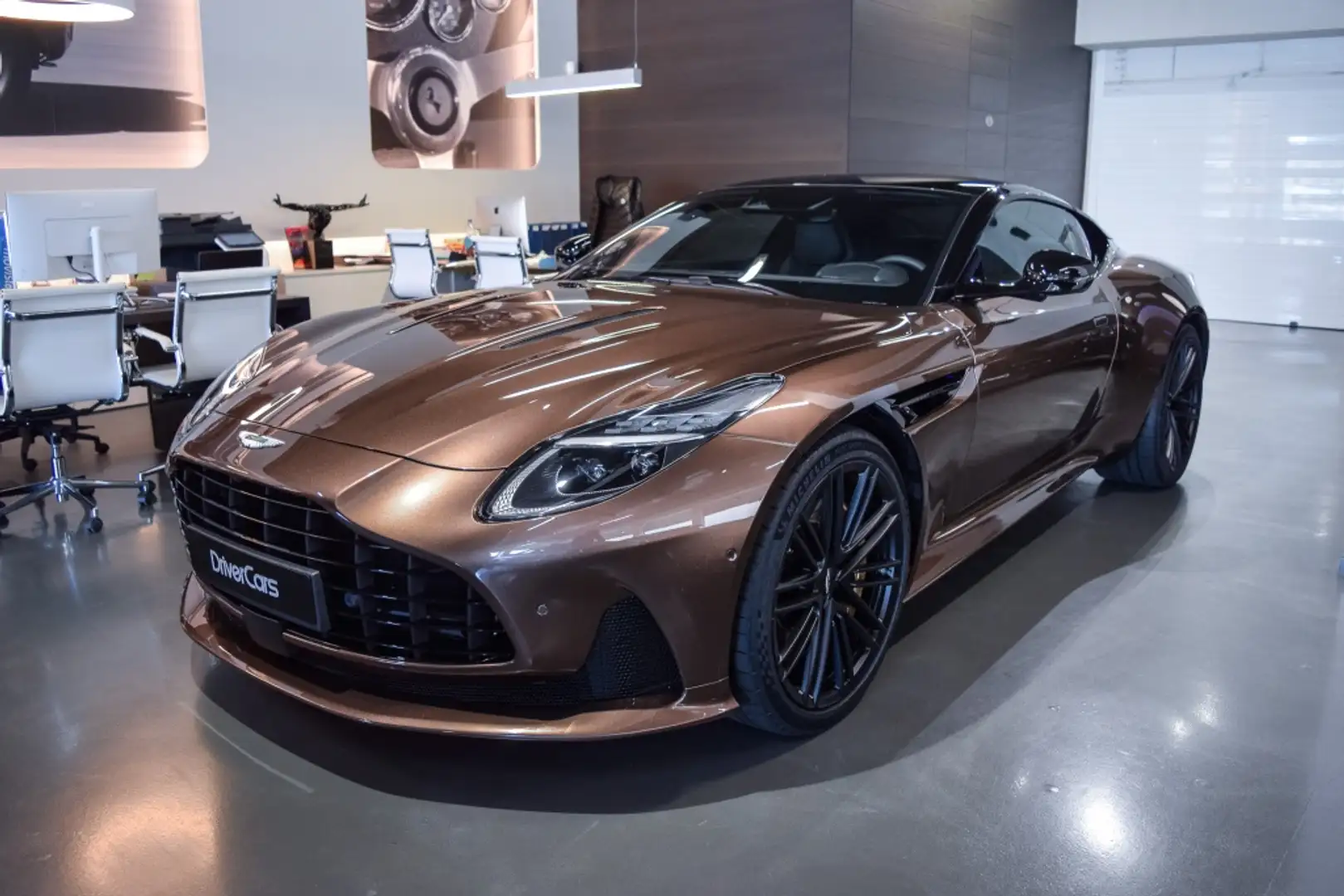 Aston Martin DB12 4.0 V8 - 2