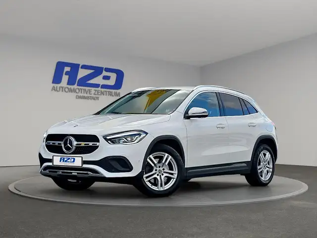 Mercedes-Benz GLA 220 d 4Matic STANDHZ LED H-UP AHK T-LEDER 360°