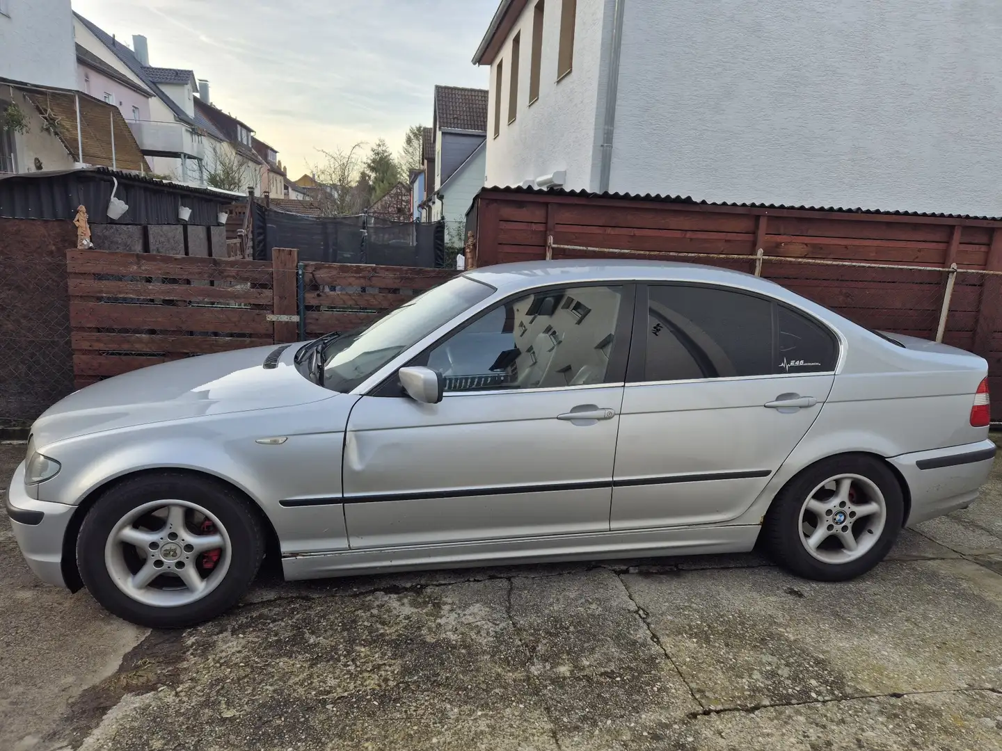 BMW 320 320i Edition Lifestyle Grau - 2