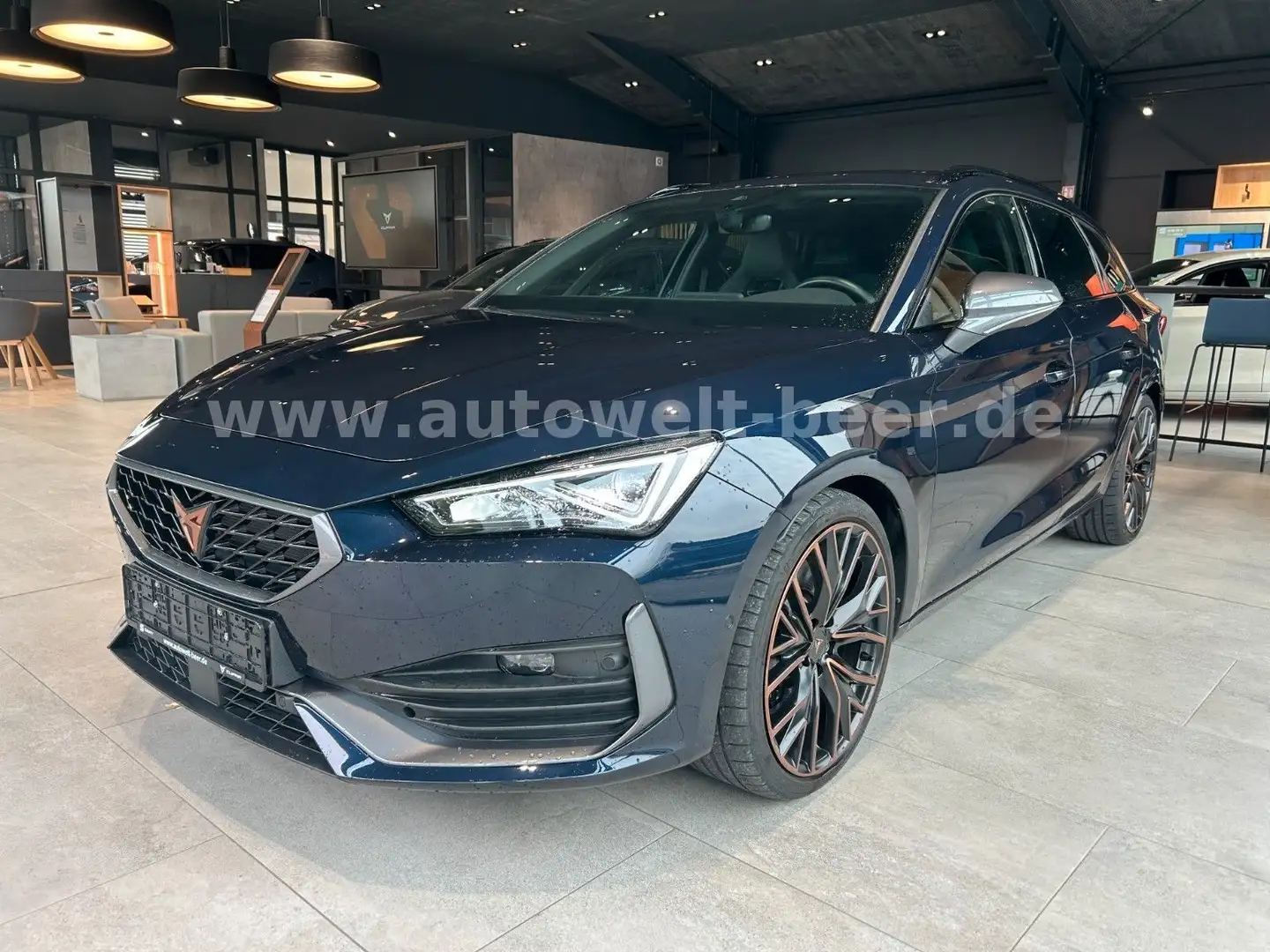 CUPRA Leon Sportstourer VZ 2.0 TSI 310 PS DSG 4Drive Blau - 1