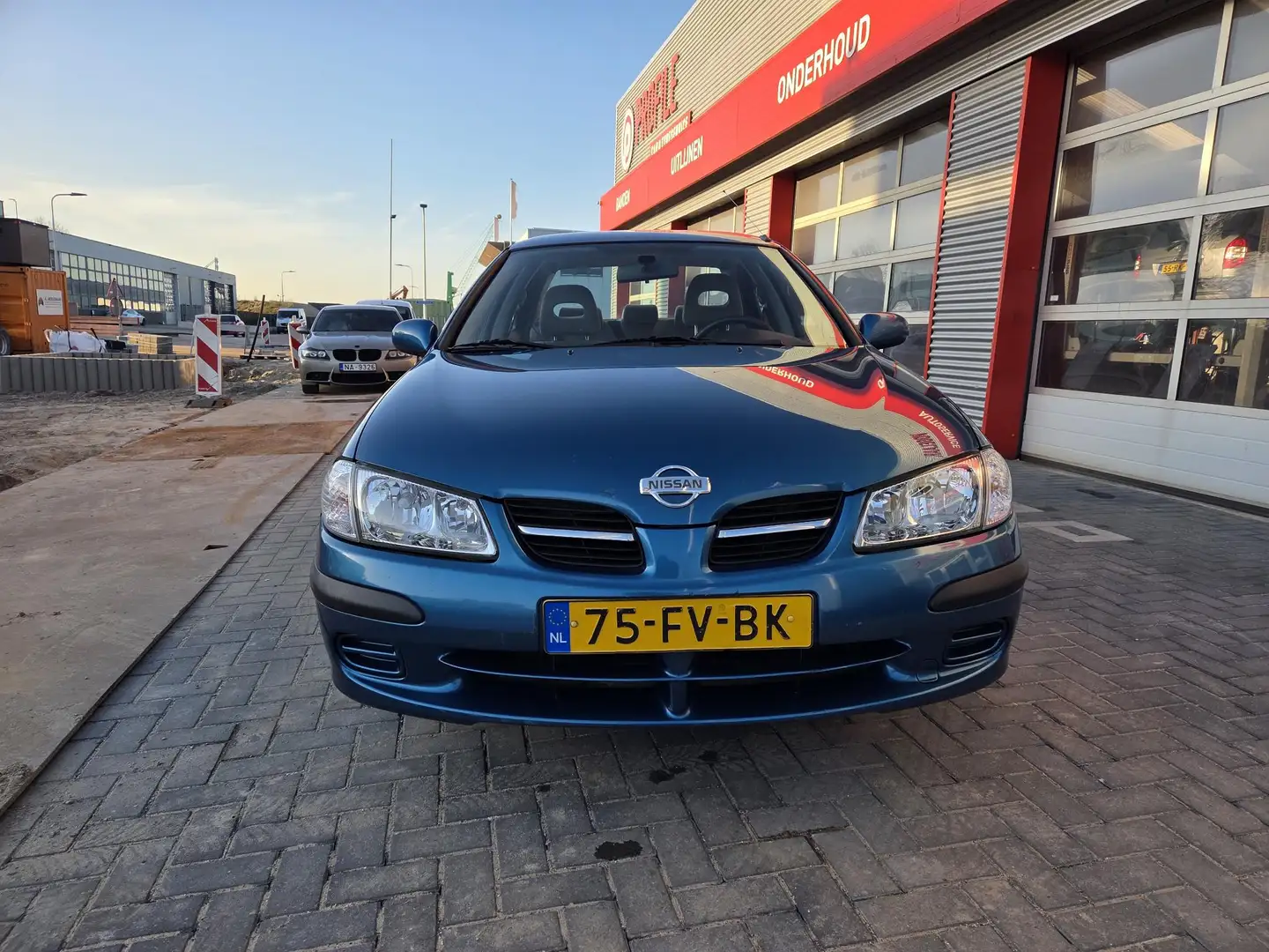 Nissan Almera 1.5 Comfort Blau - 2