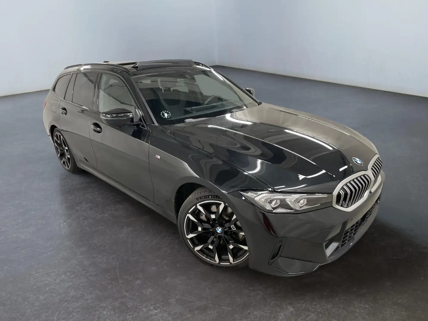 BMW 330 330i xDrive M Sport 245PS/180kW Steptronic 2026... Schwarz - 1