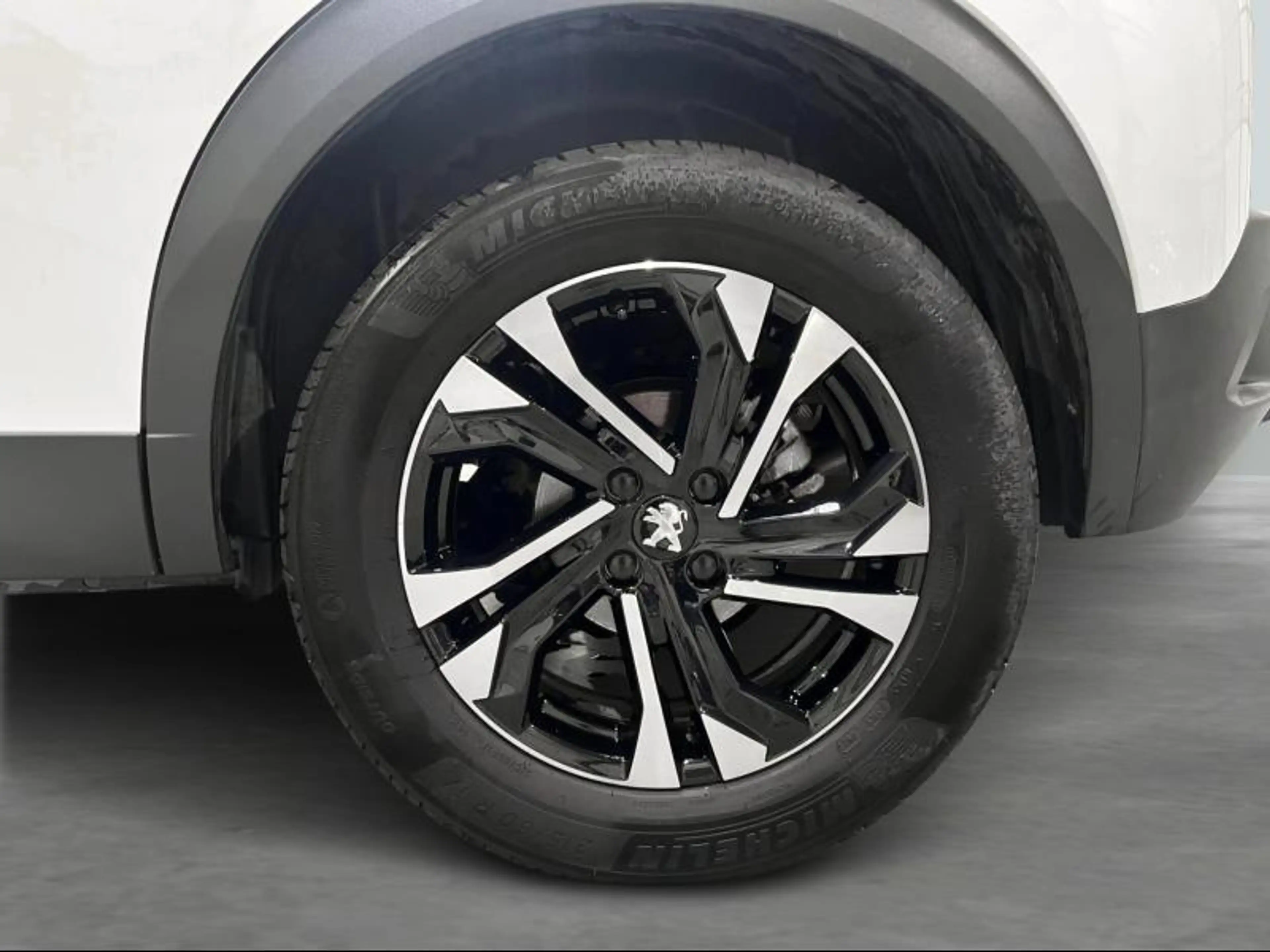 Peugeot 2008 Allure | 360° | Carplay | Navi — photo 9