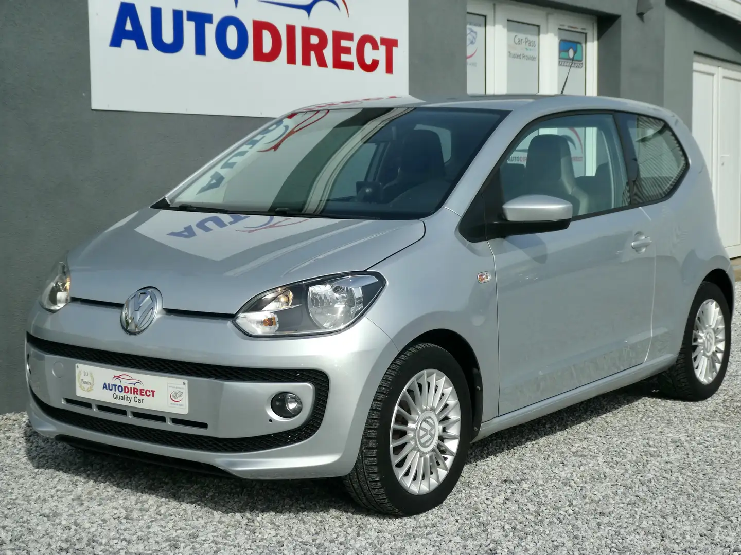 Volkswagen up! 1.0i High AUTOMAAT Navi, Bluetooth, Airco, PDC Gris - 1