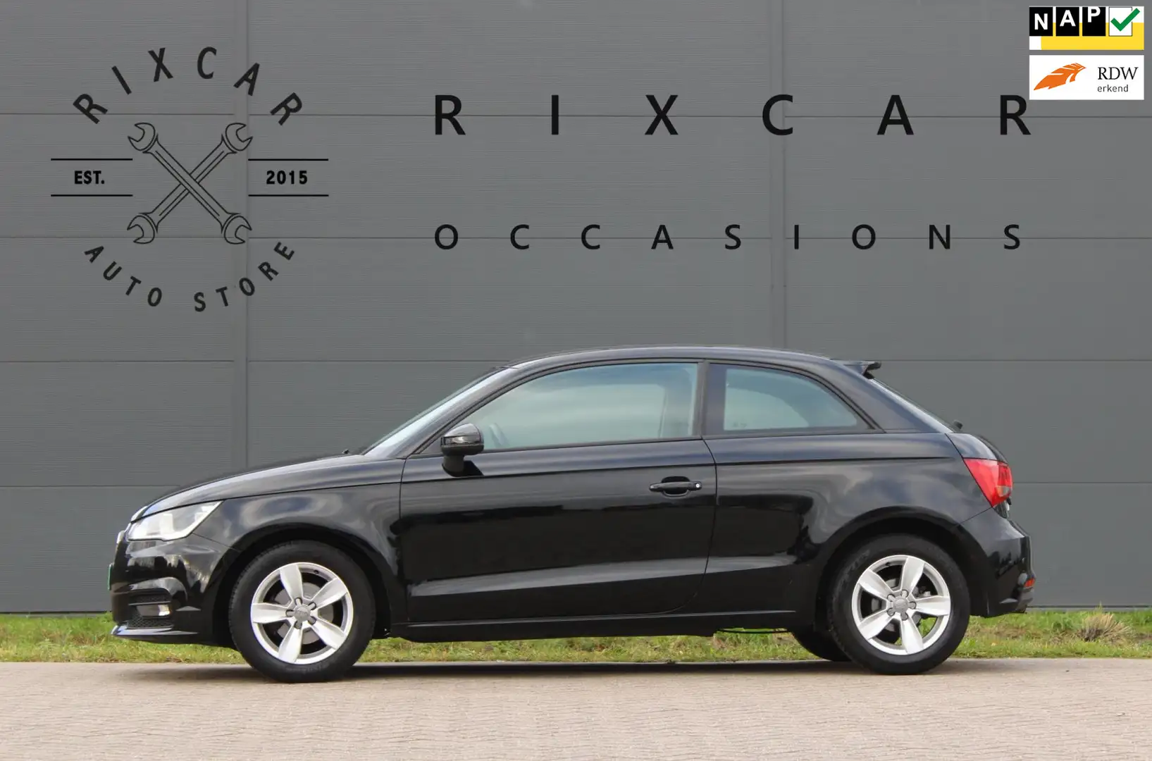 Audi A1 1.0 TFSI ProLine Navigatie CruiseControl AllSeason Zwart - 1