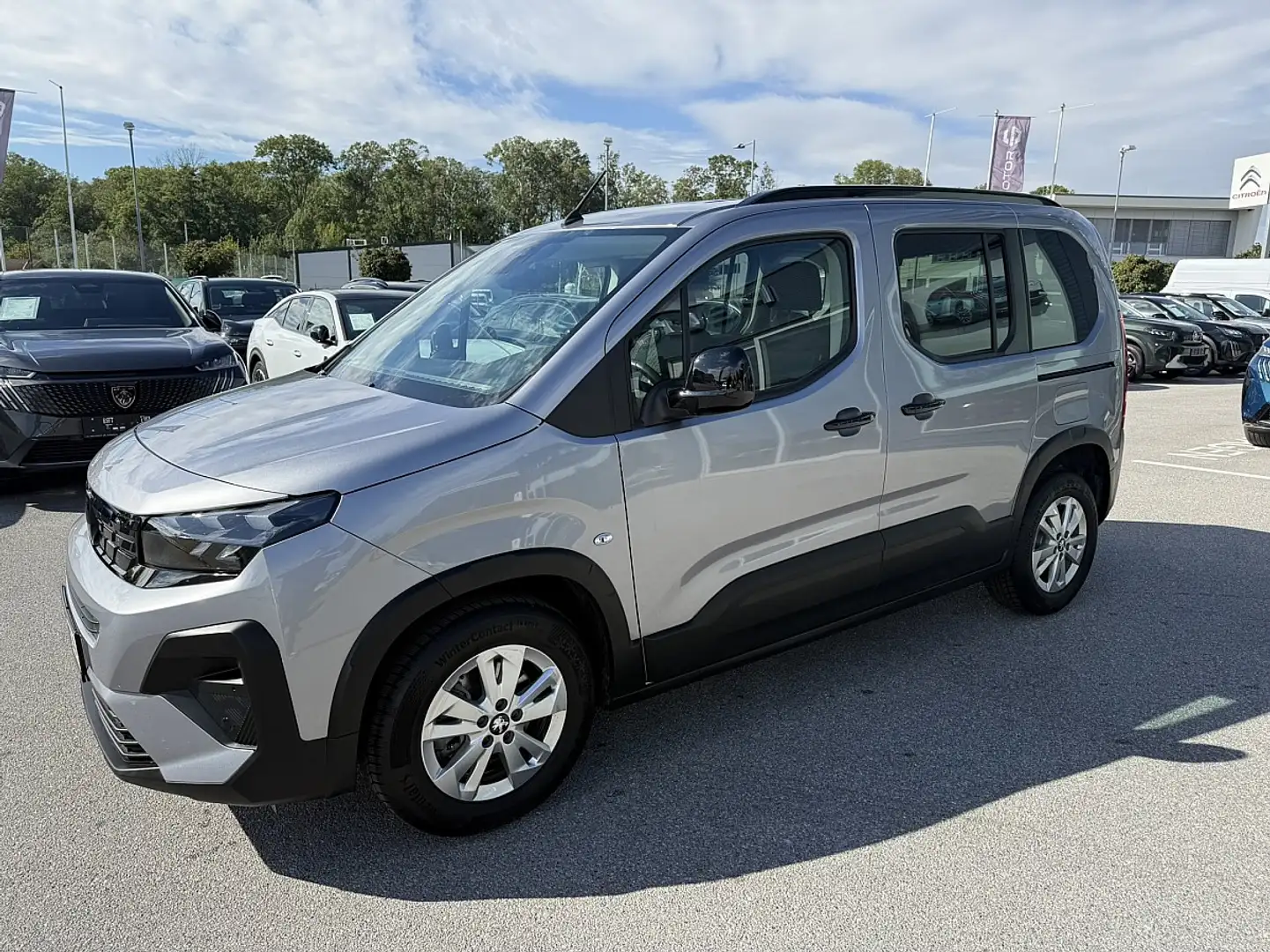 Peugeot Rifter 1,2 PureTech 110 S&S Allure Grau - 2