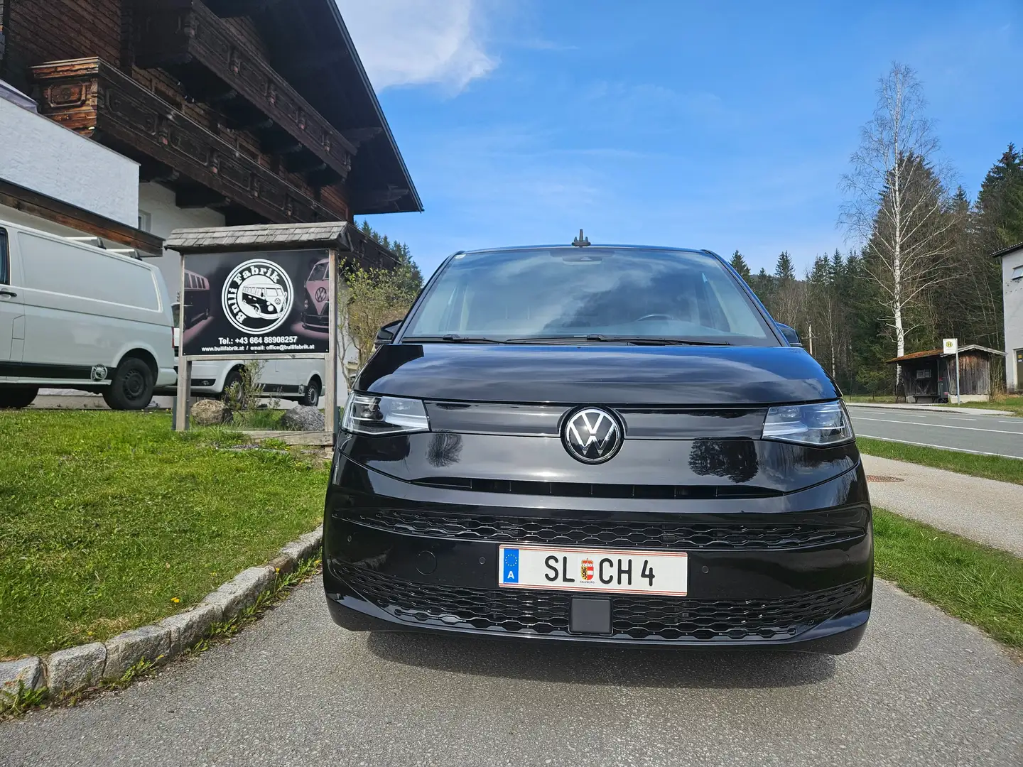 Volkswagen T7 Multivan Basis eHybrid 32tkm Negru - 1