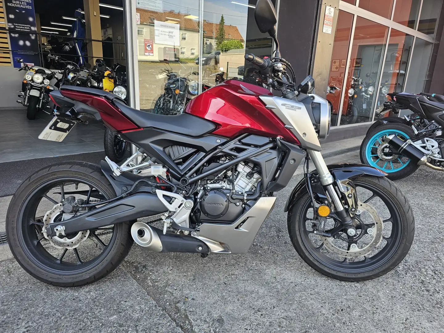 Honda CB 125 Rouge - 1