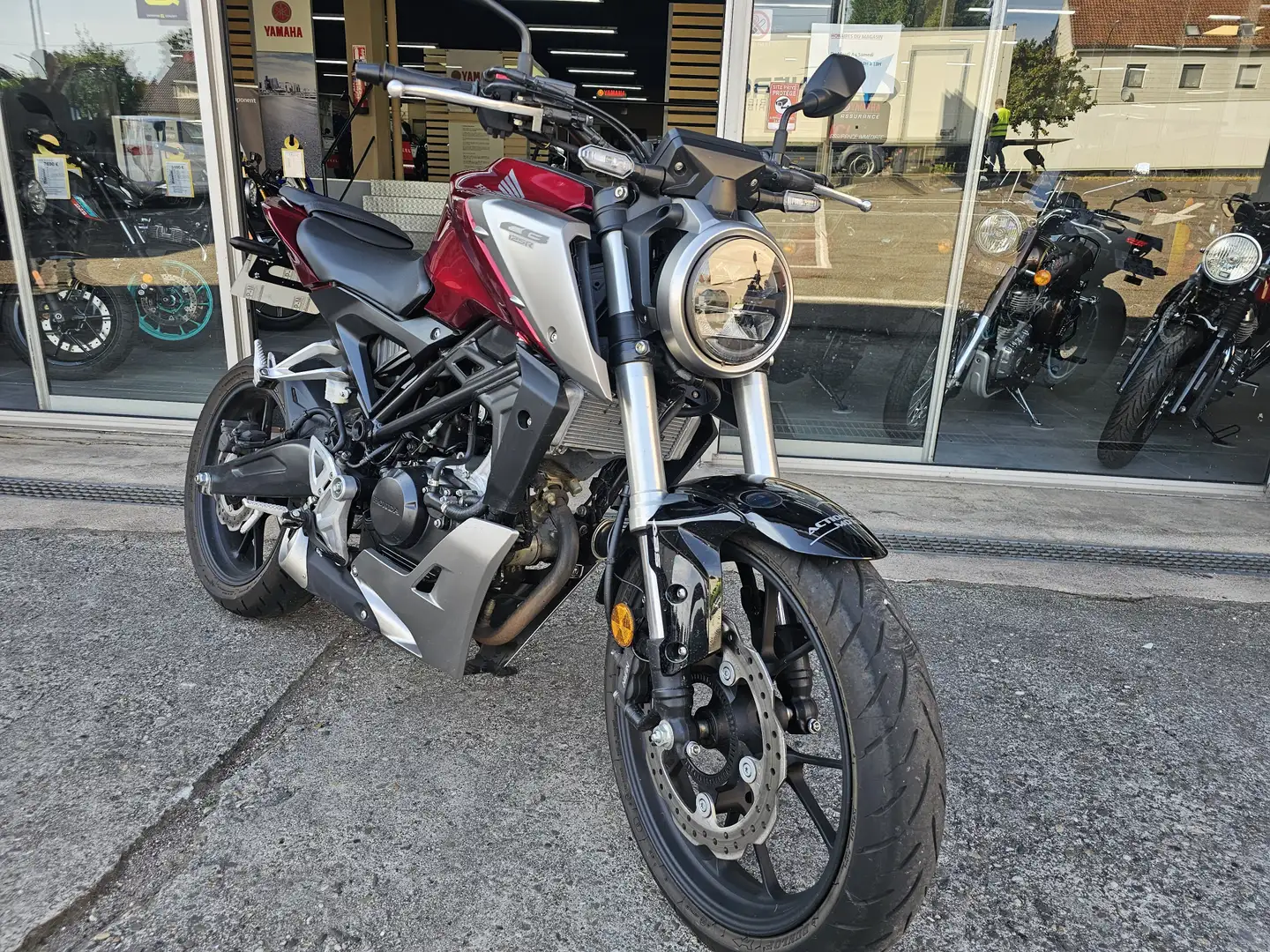 Honda CB 125 Rouge - 2
