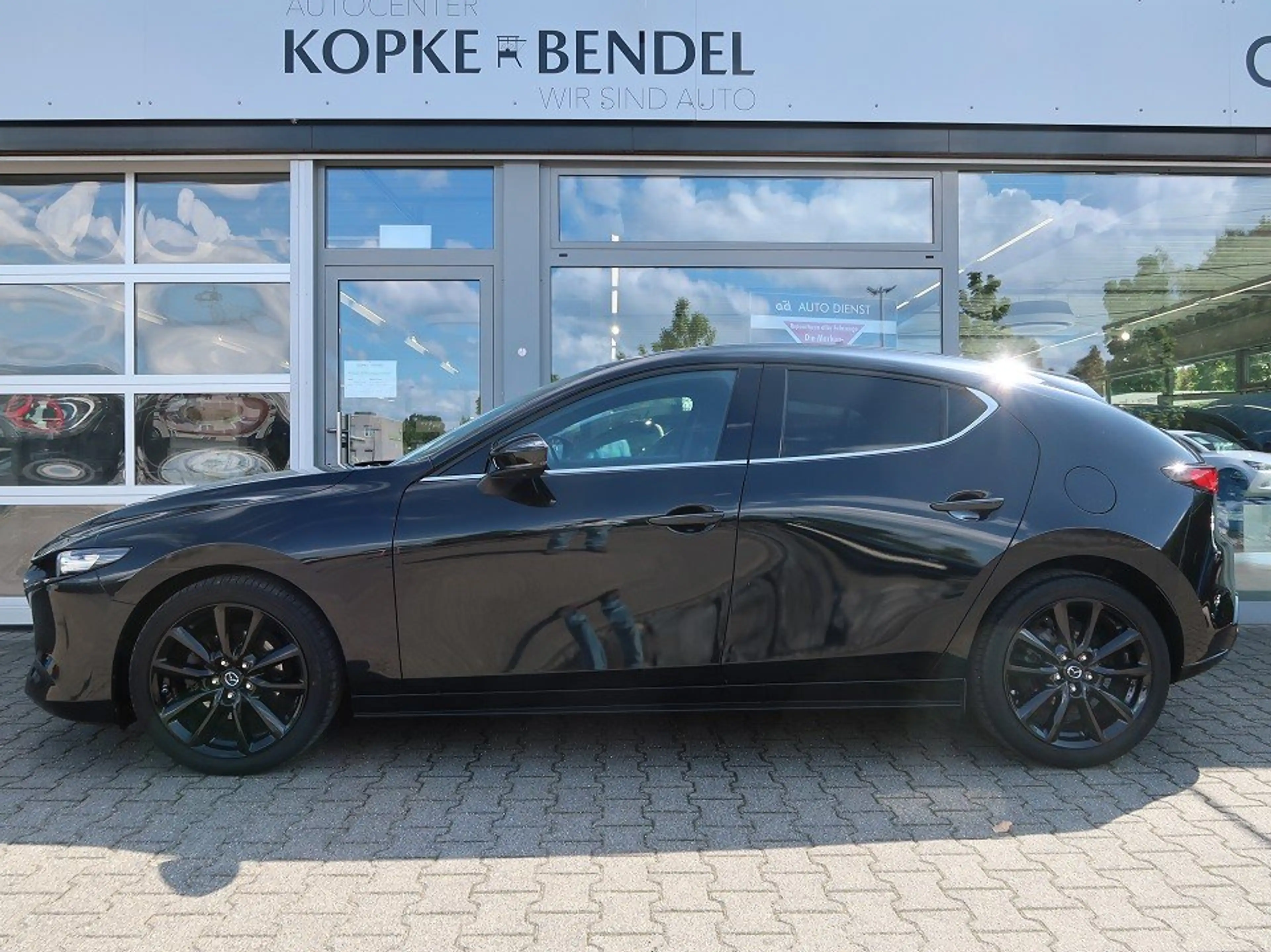 Mazda 3 Lim. 5-trg.*360° Kamera*BOSE*CarPlay/Android*HeadU — photo 2