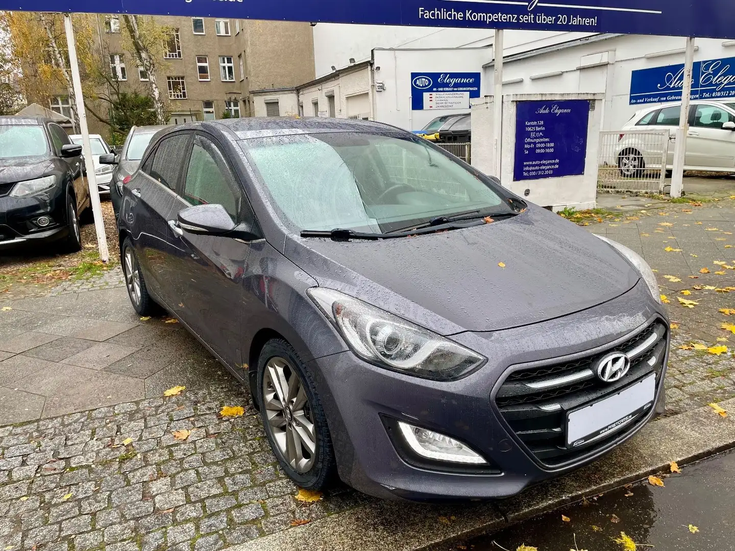 Hyundai i30 Style Autm. Kamera Navi SHZ Klima Keyless! Gris - 2