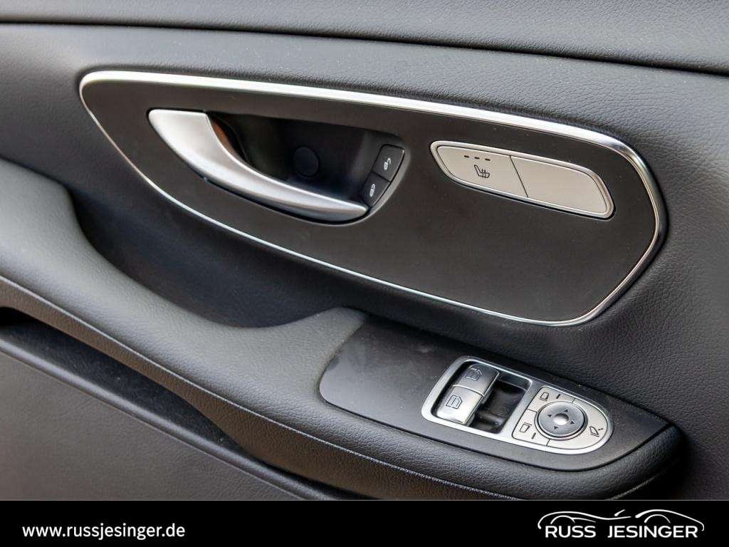 Mercedes-Benz V 220