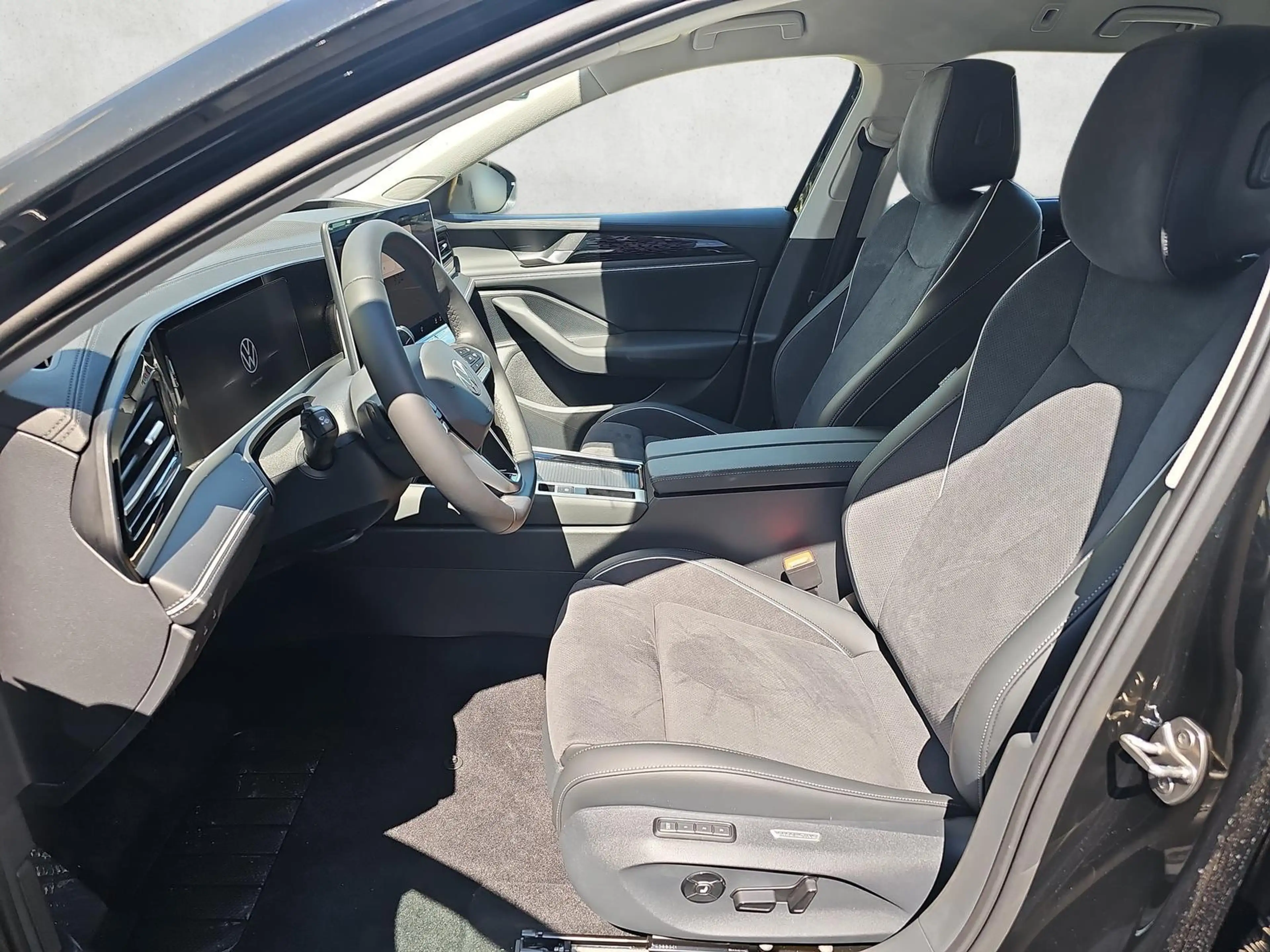 Volkswagen Passat Variant 2.0 TDI 110 kW Elegance DSG IQ.Light AHK 110 kW... — photo 9