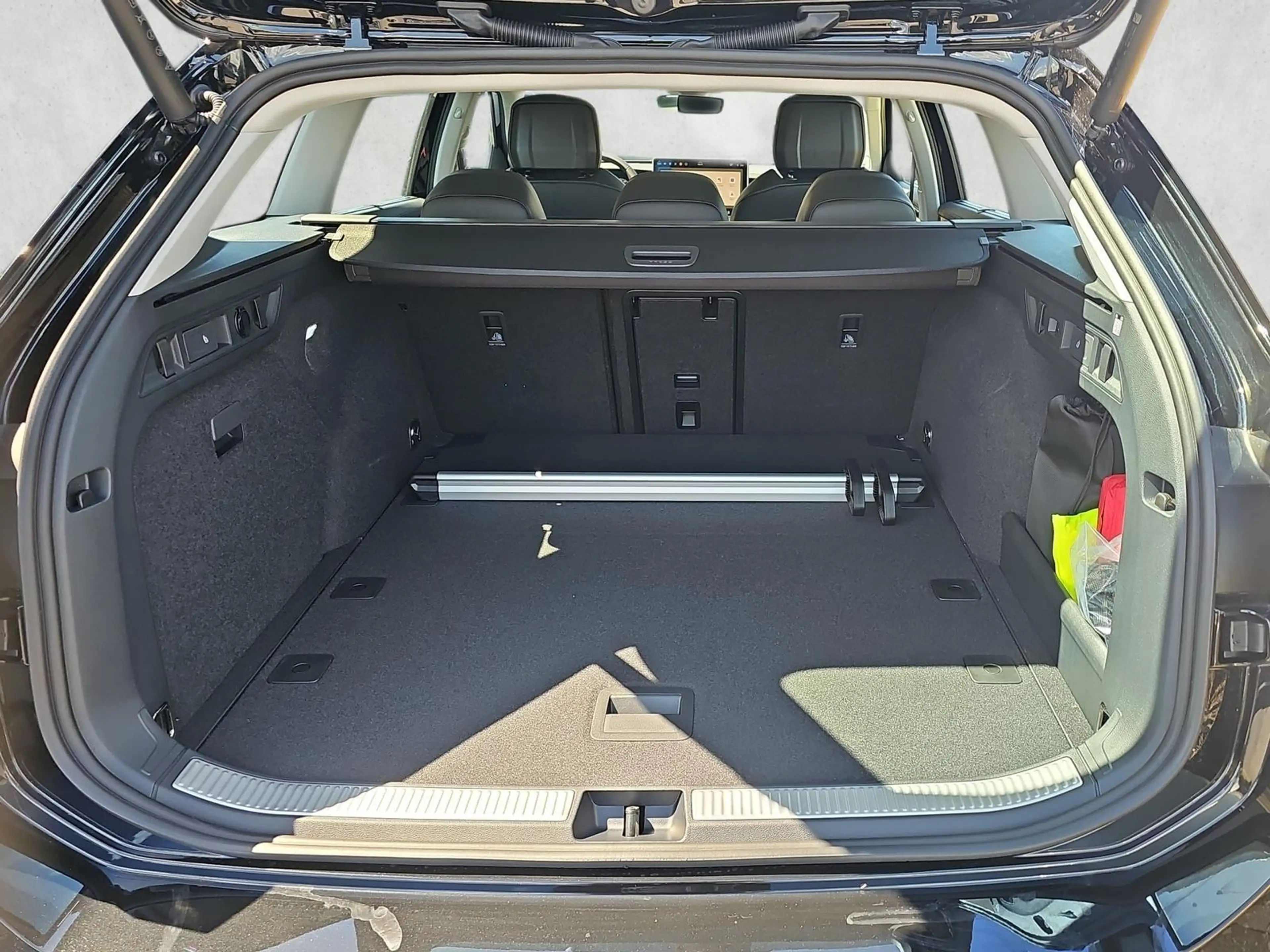 Volkswagen Passat Variant 2.0 TDI 110 kW Elegance DSG IQ.Light AHK 110 kW... — photo 14