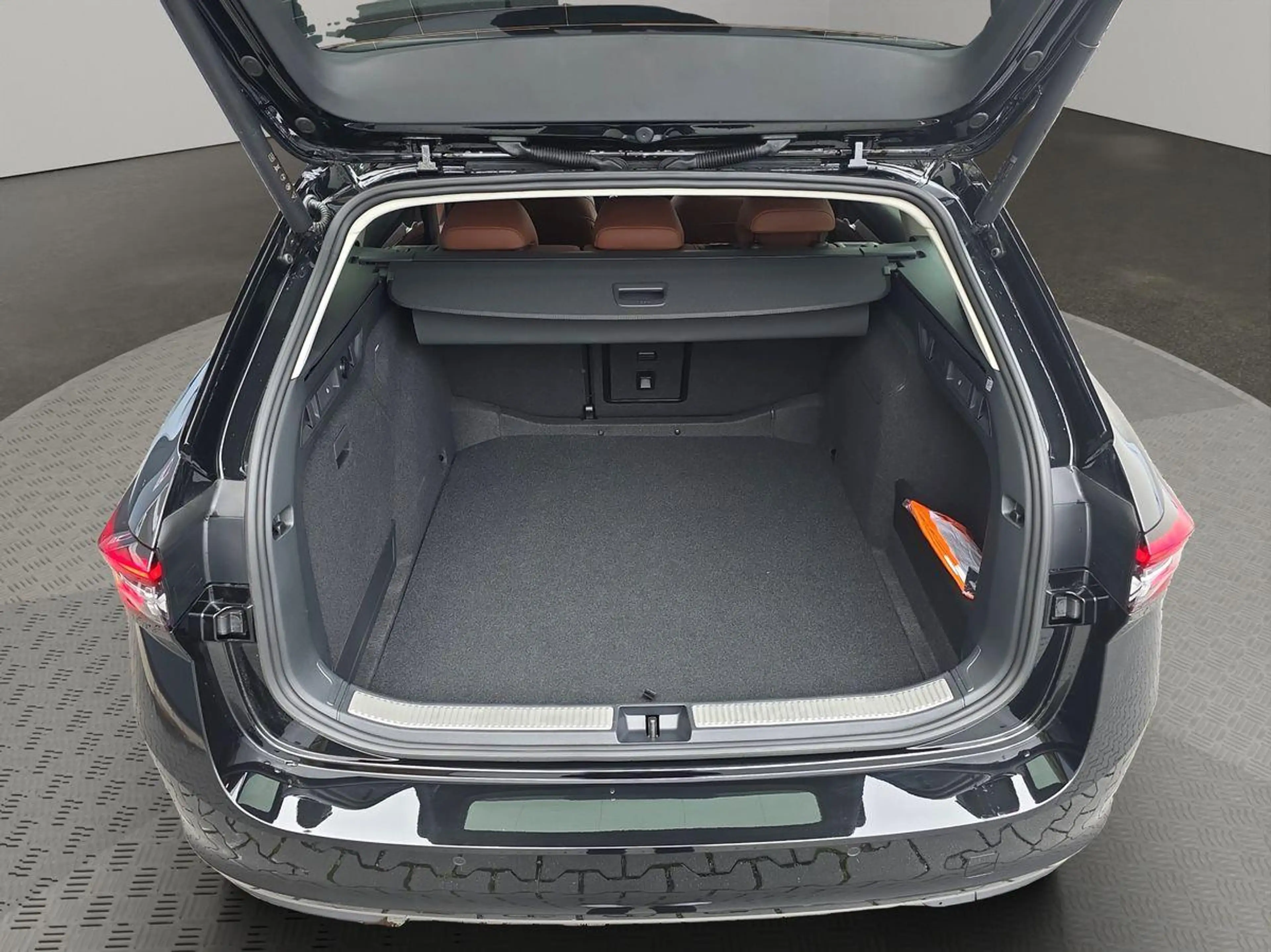 Skoda Superb L&K TDI 4x4 STNDHZ CANTON SITZBLF/MAS — photo 6