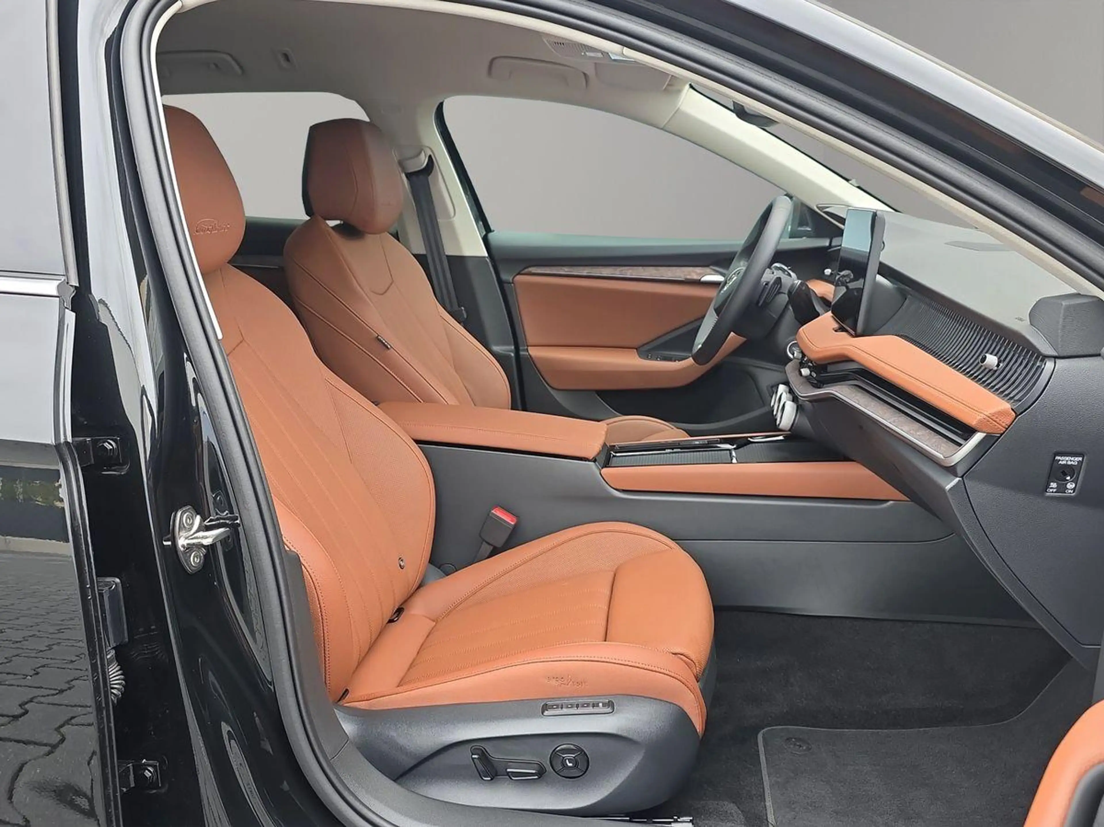 Skoda Superb L&K TDI 4x4 STNDHZ CANTON SITZBLF/MAS — photo 9