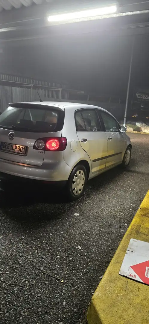 Volkswagen Golf Plus 2.0 TDI DPF Comfortline - 1