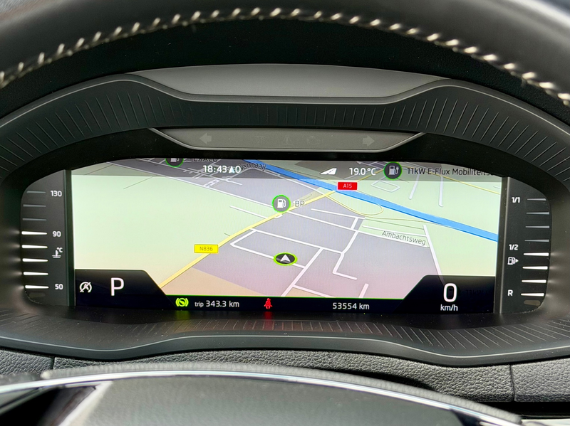 Skoda Karoq 1.5 TSI ACT Sportline Business | Panorama | Trekha — photo 8
