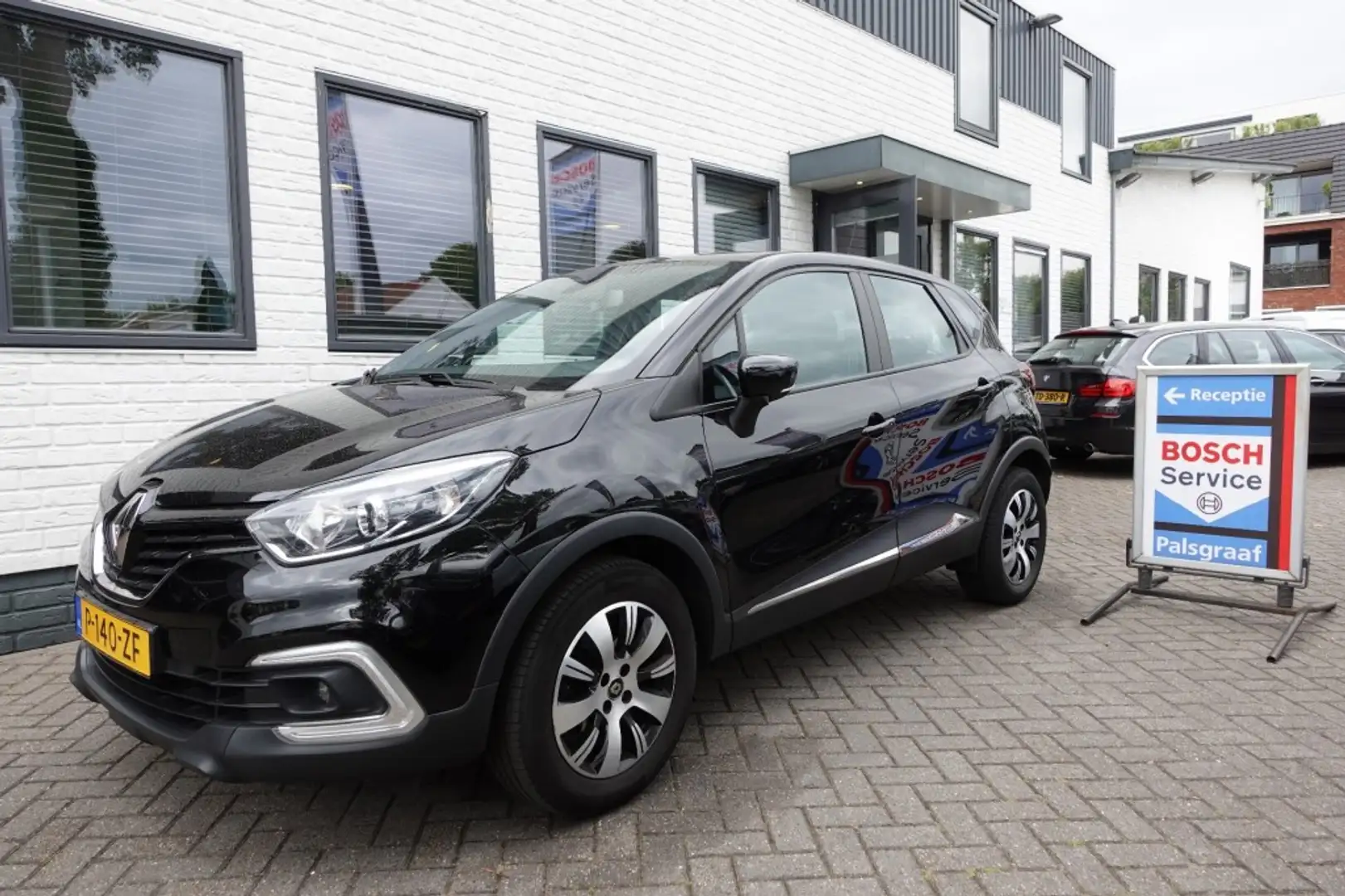 Renault Captur 0.9 TCE LIMITED Clima + Lm Zwart - 1