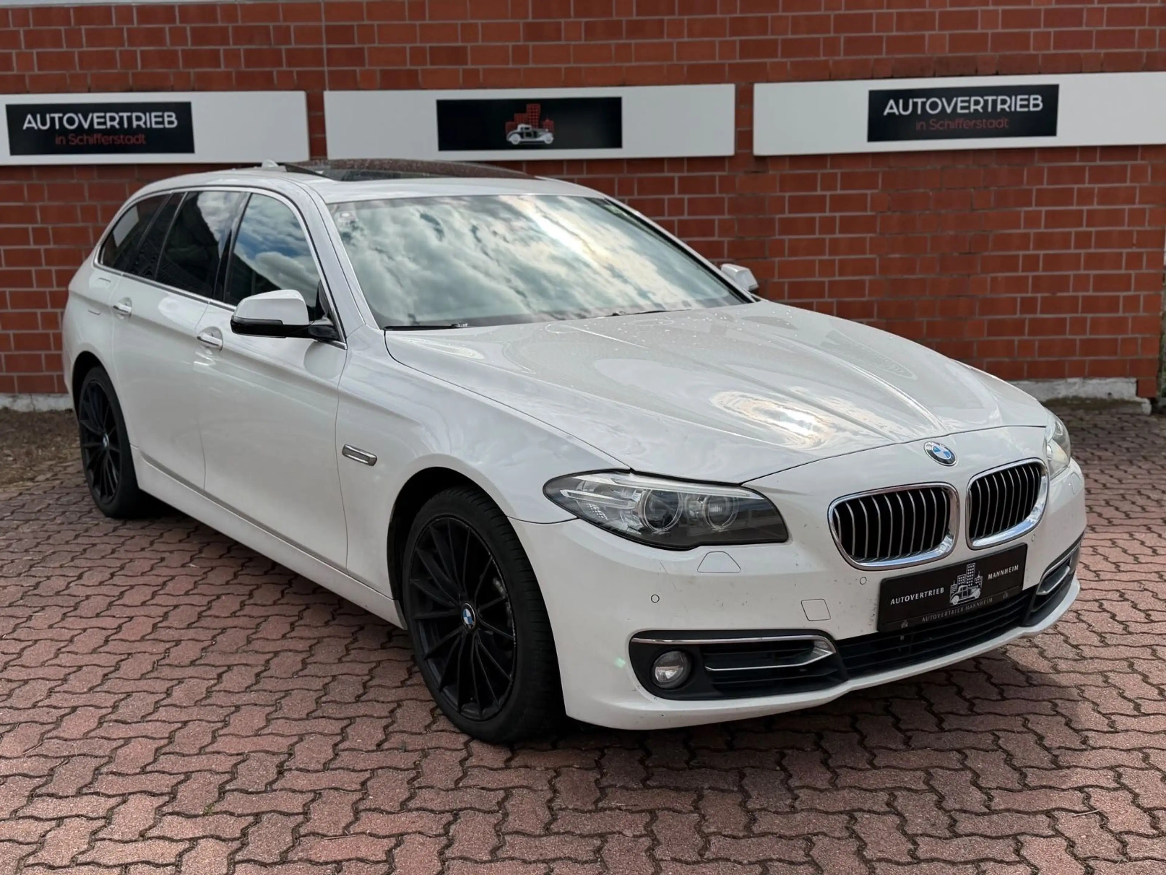 BMW 530 d xDrive Luxury/PANORAMA/HEADUP/MEMORY/LEDER — photo 3
