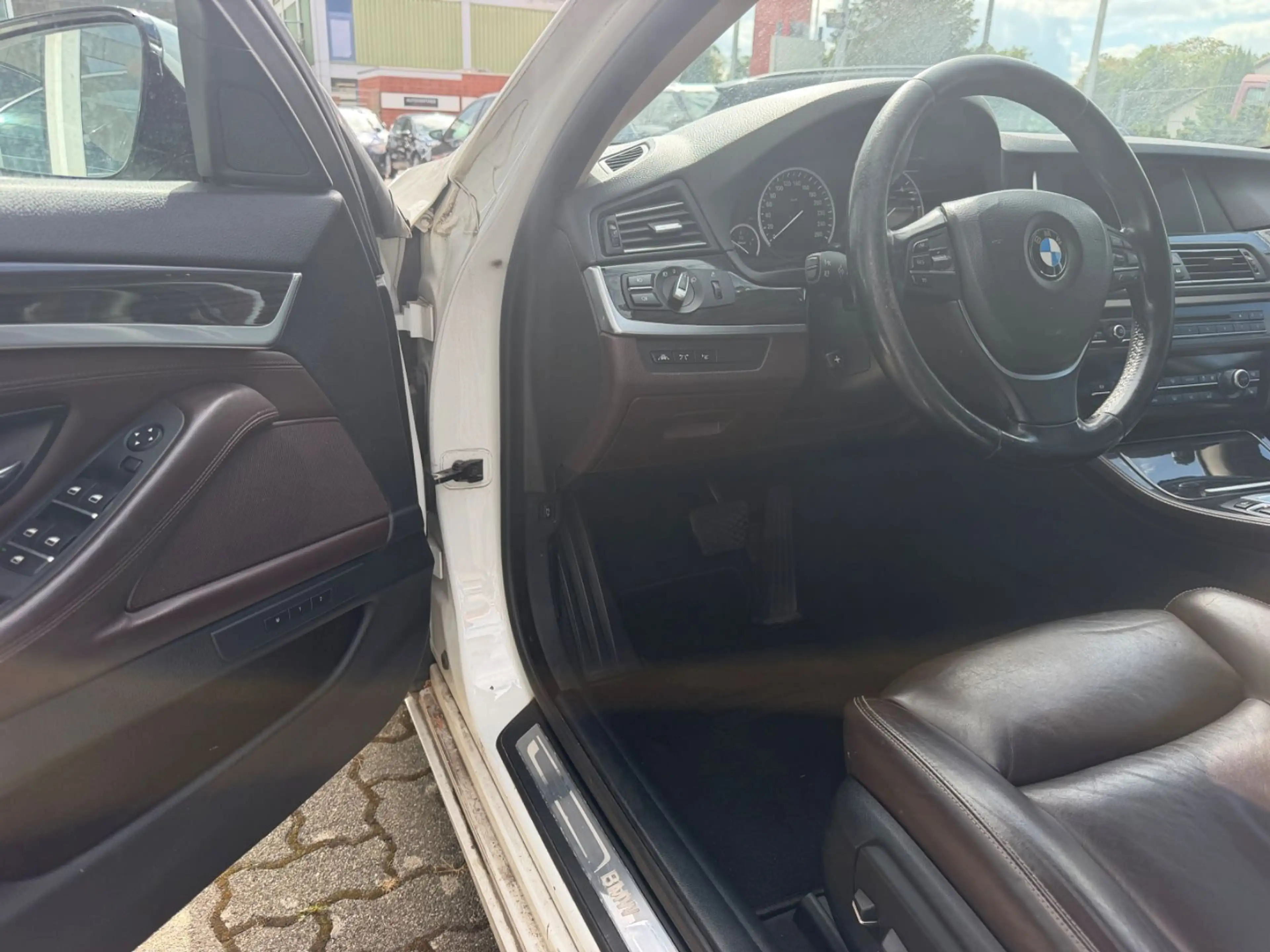 BMW 530 d xDrive Luxury/PANORAMA/HEADUP/MEMORY/LEDER — photo 7