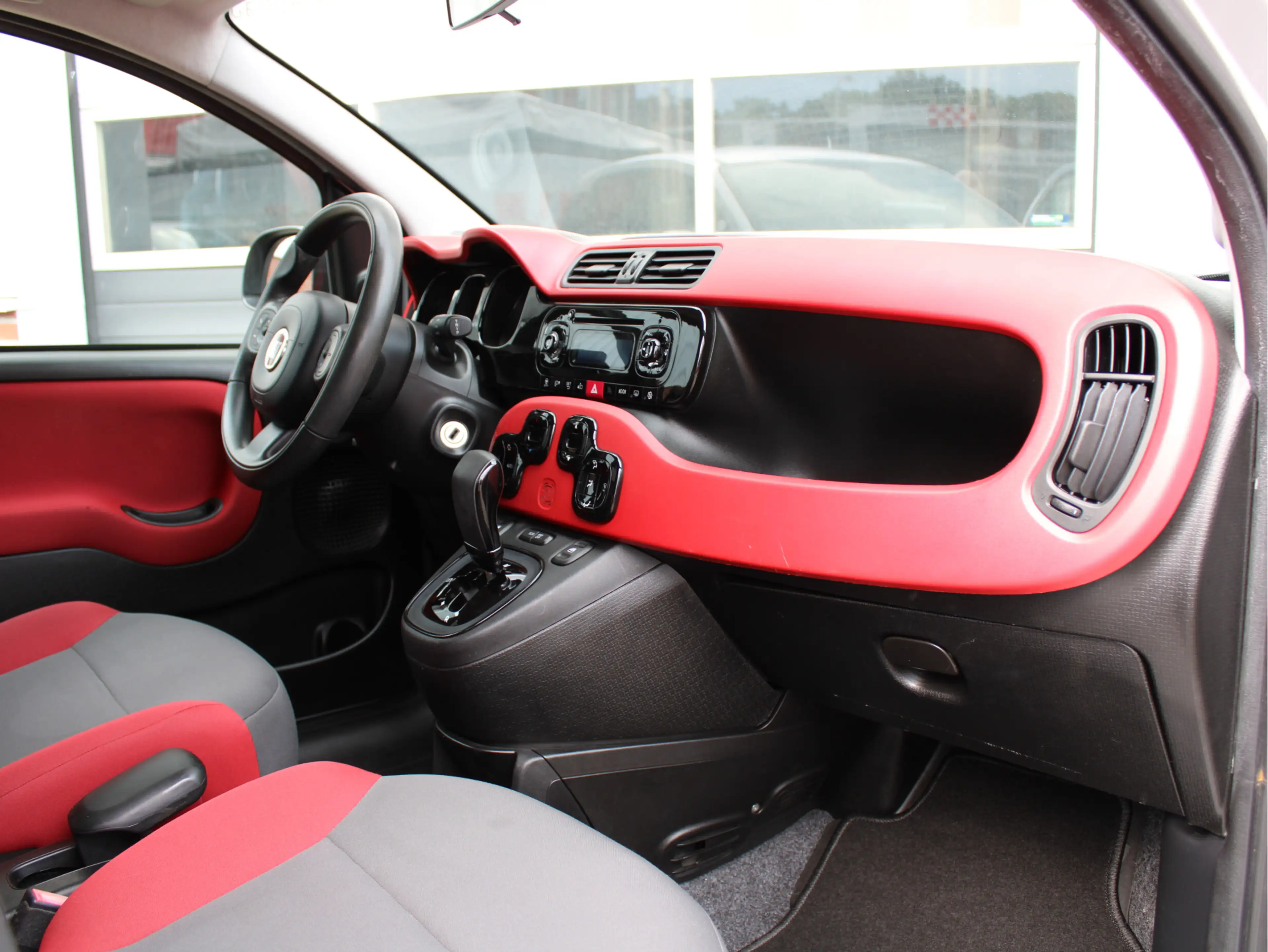 Fiat Panda 0.9 TwinAir Turbo Lounge Automaat/Climate/PDC/Blue — photo 28