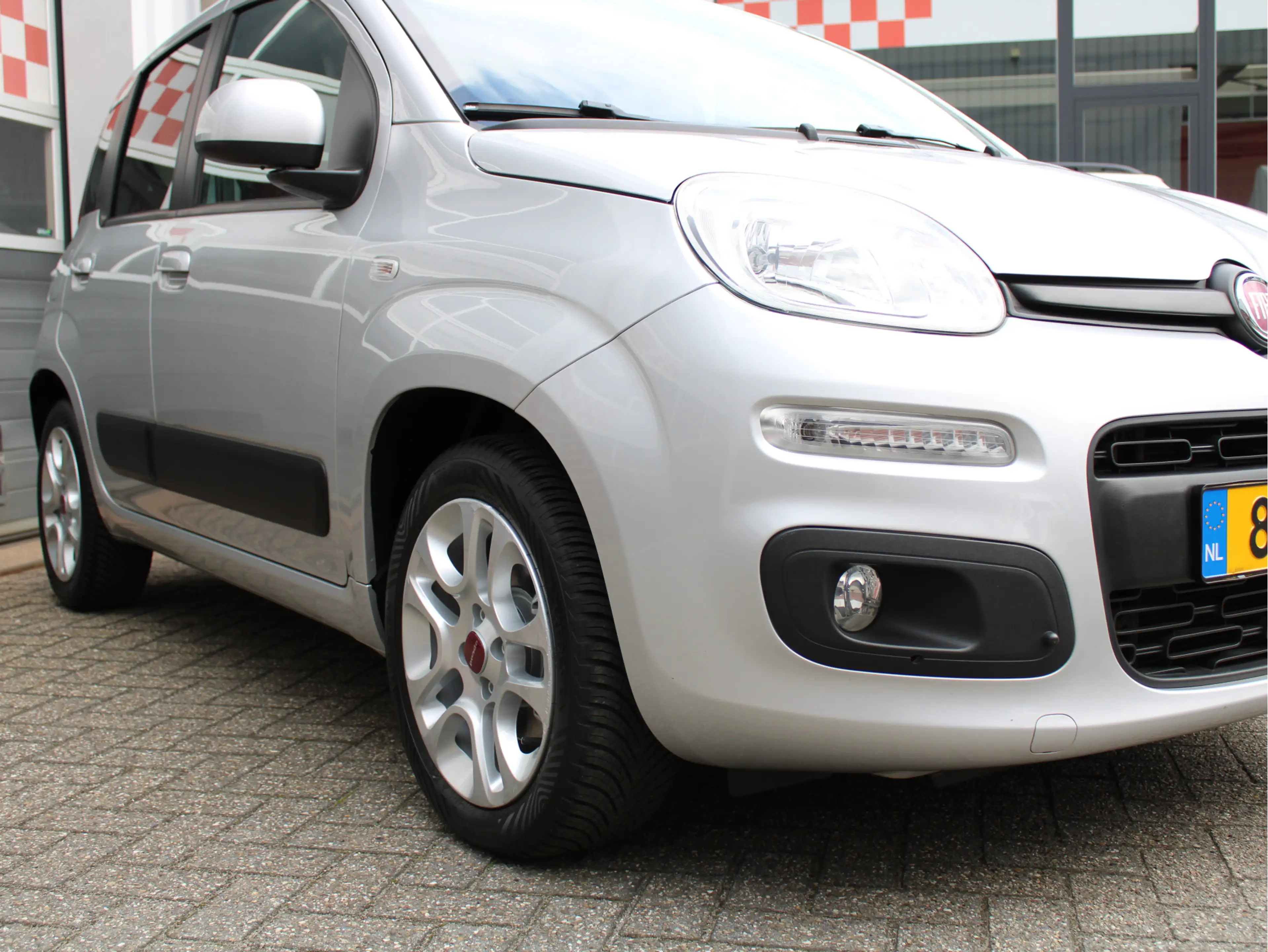 Fiat Panda 0.9 TwinAir Turbo Lounge Automaat/Climate/PDC/Blue — photo 36