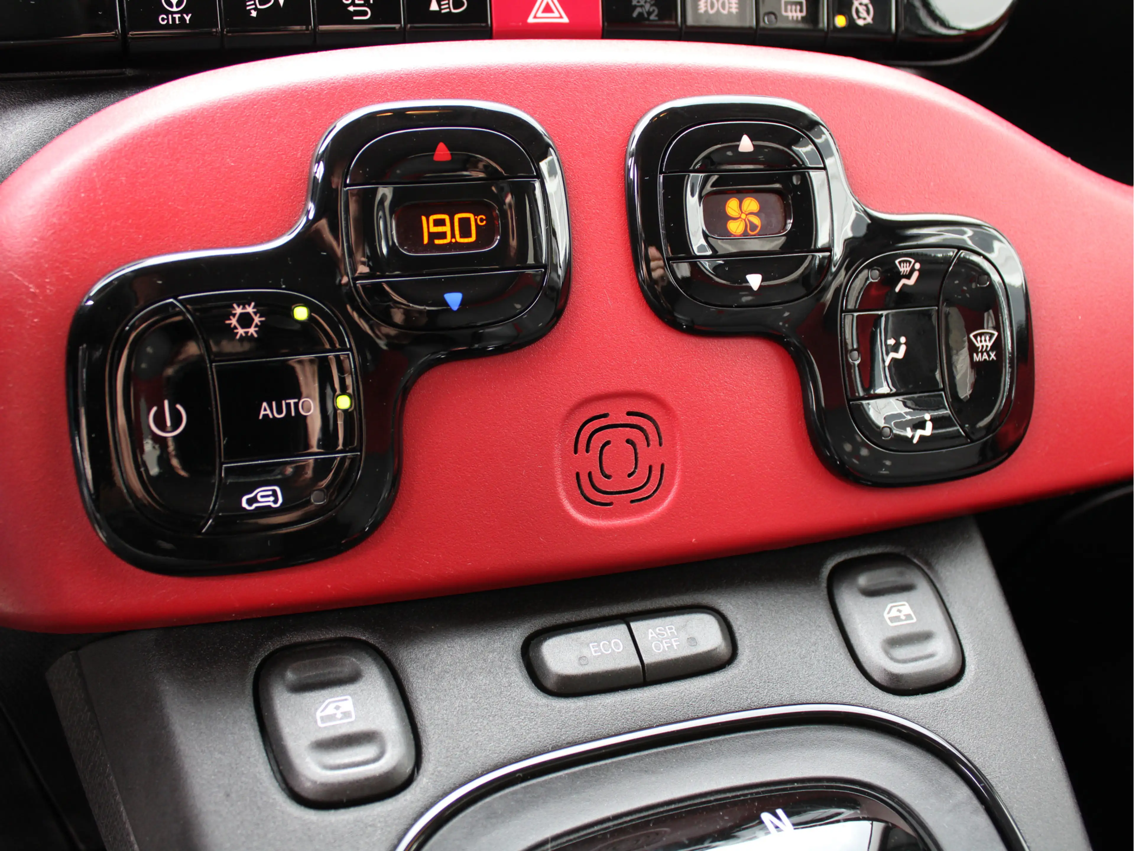 Fiat Panda 0.9 TwinAir Turbo Lounge Automaat/Climate/PDC/Blue — photo 15