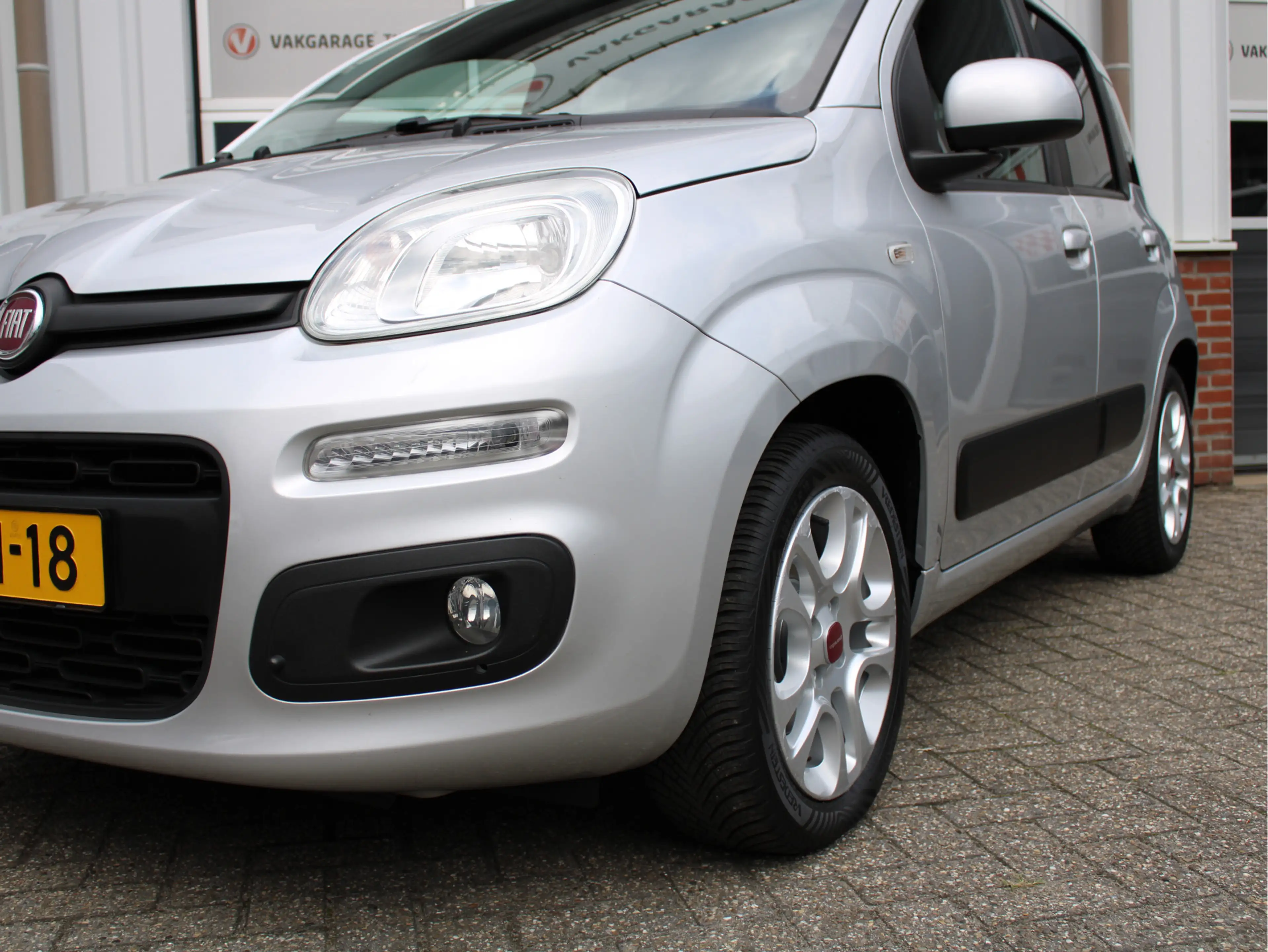Fiat Panda 0.9 TwinAir Turbo Lounge Automaat/Climate/PDC/Blue — photo 37
