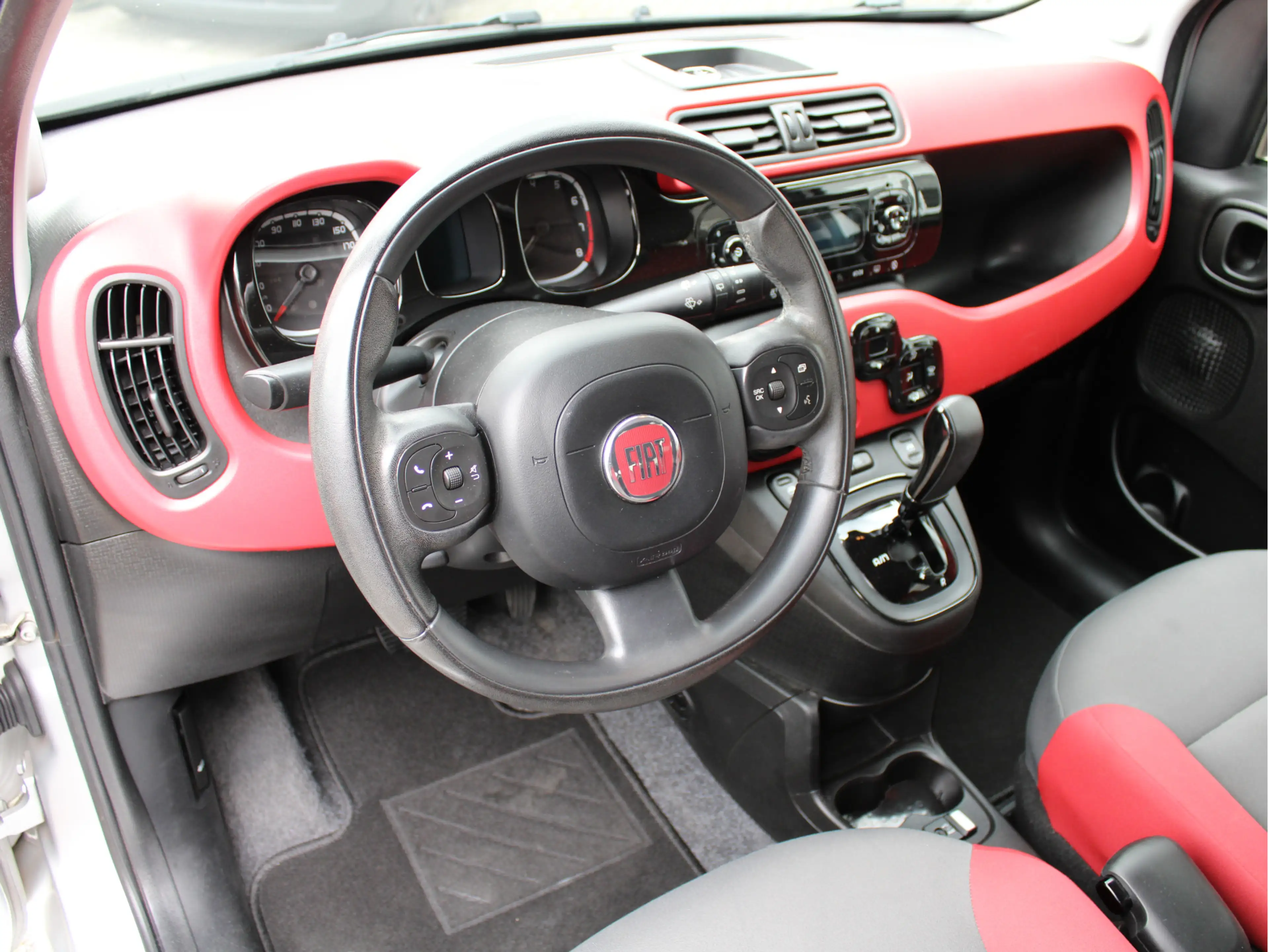 Fiat Panda 0.9 TwinAir Turbo Lounge Automaat/Climate/PDC/Blue — photo 6