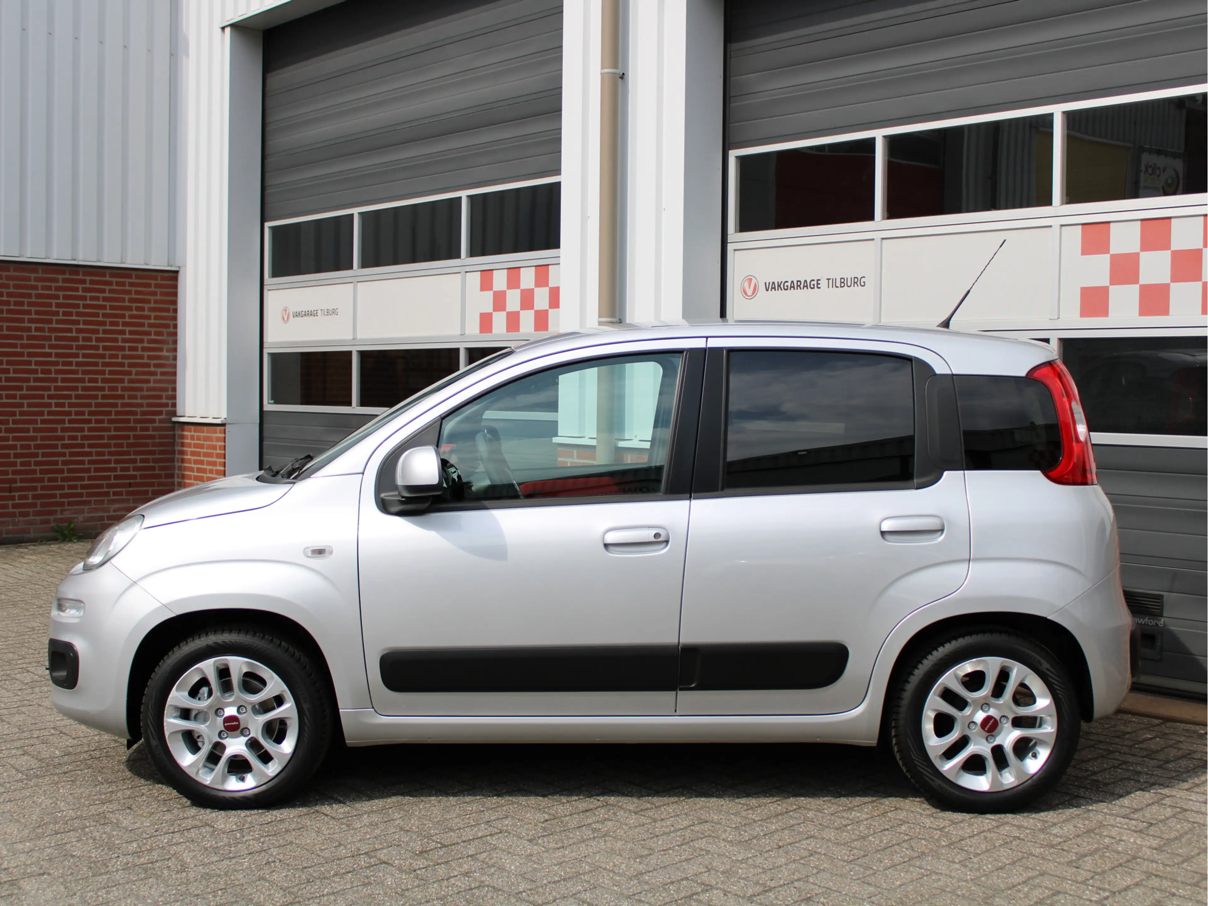 Fiat Panda 0.9 TwinAir Turbo Lounge Automaat/Climate/PDC/Blue — photo 34