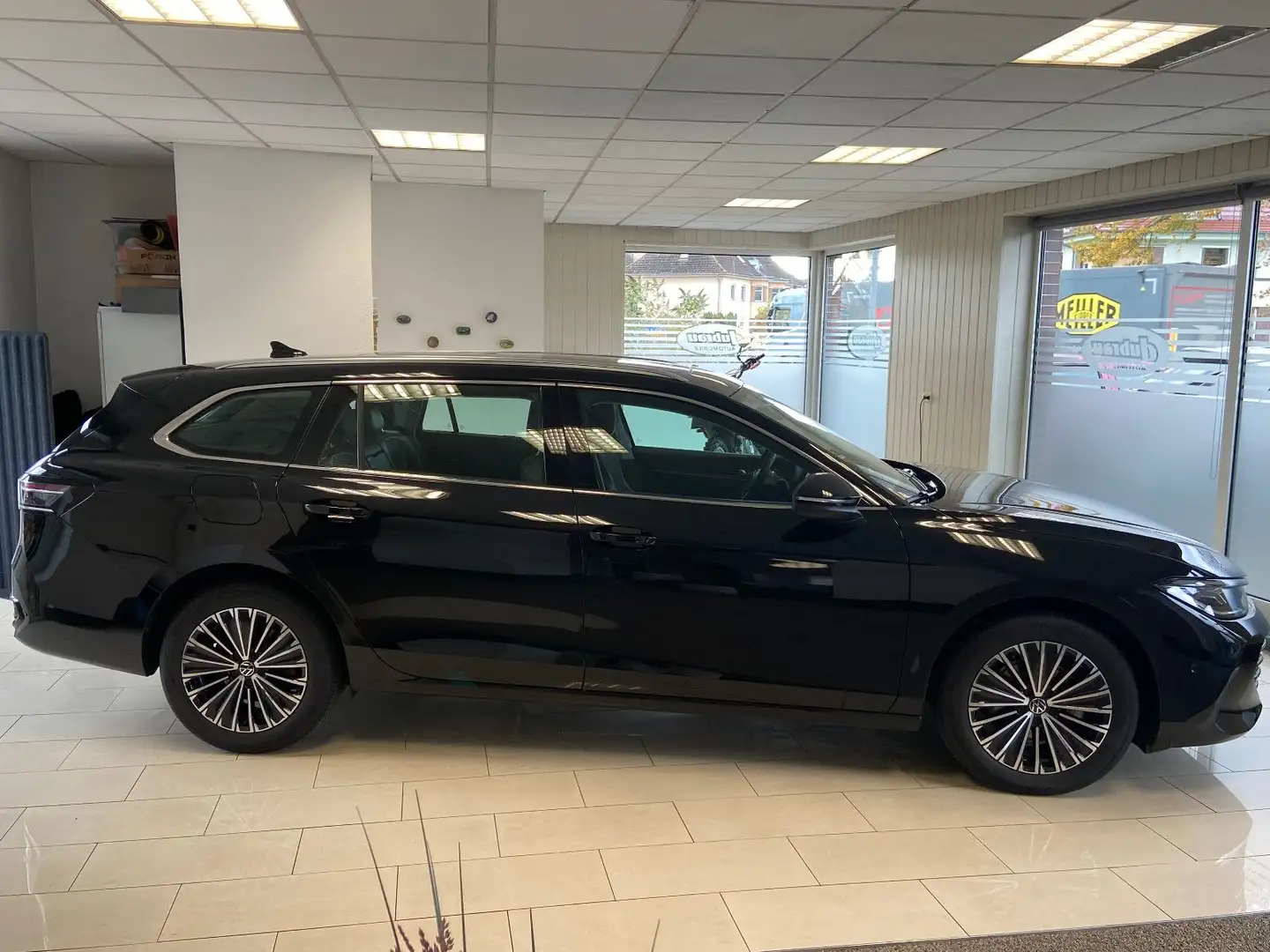 Volkswagen Passat Variant Passat 1.5 e-TSI Eleganc; AHK;Panor;Head-Up..... Schwarz - 2