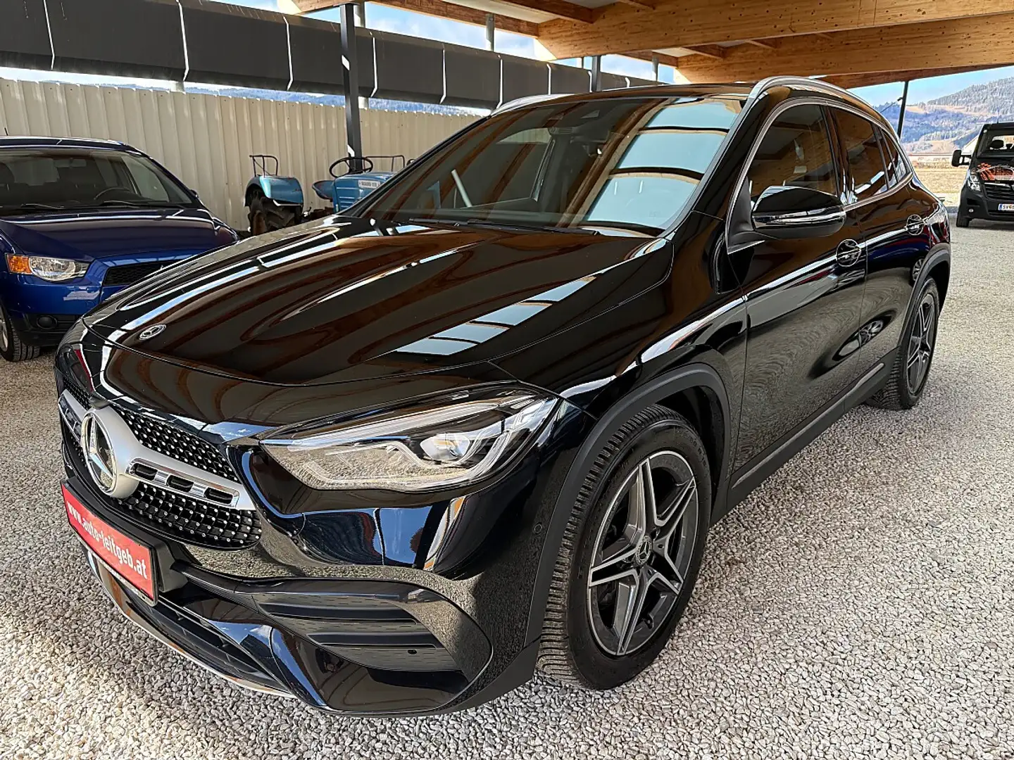 Mercedes-Benz GLA 250 4MATIC Aut. AMG Line Schwarz - 1