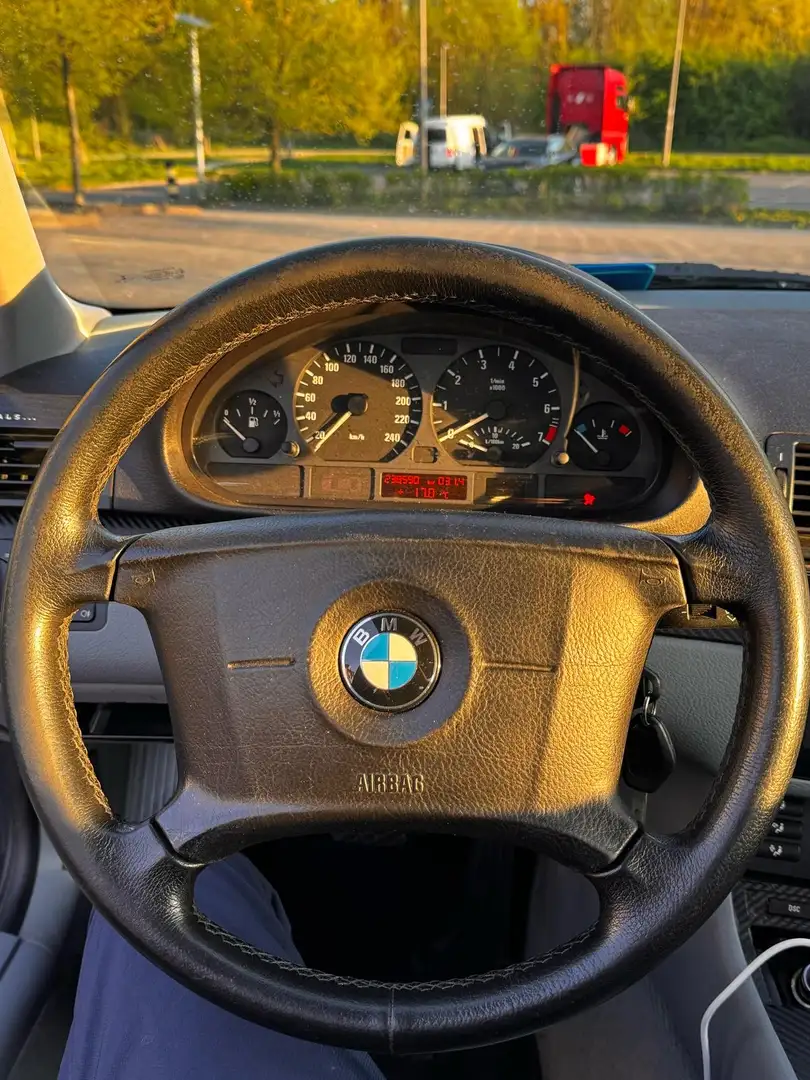 BMW 316 ti Pack Base - 1