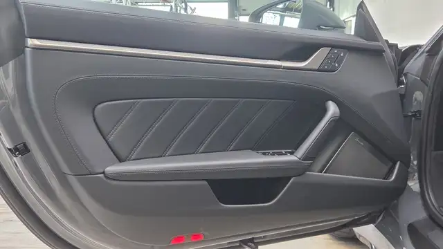 Porsche 911 view 15