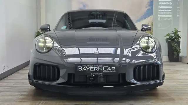 Porsche 911 view 2