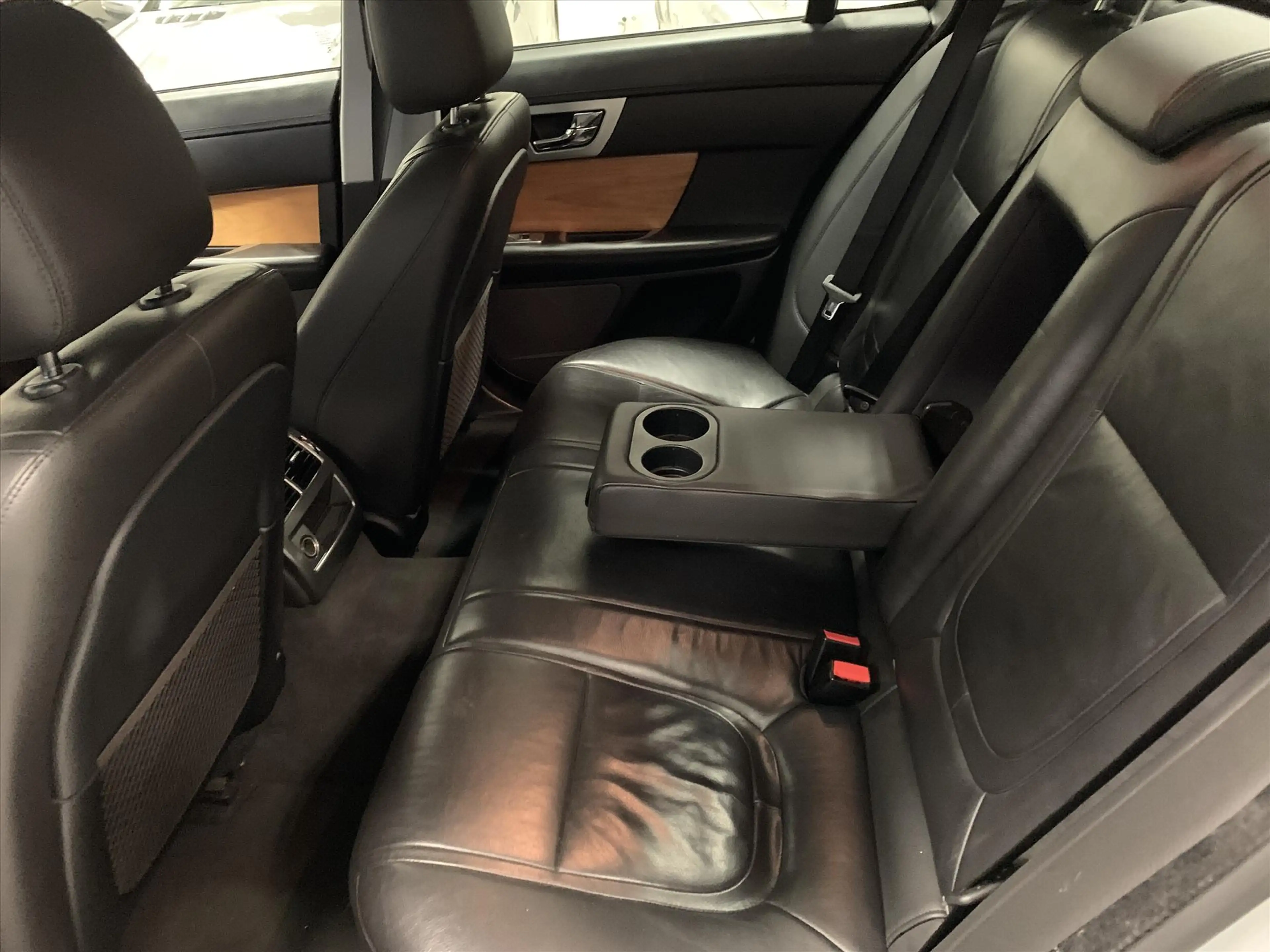 Jaguar XF 2.2D 163pk Aut. Business Edition — photo 11