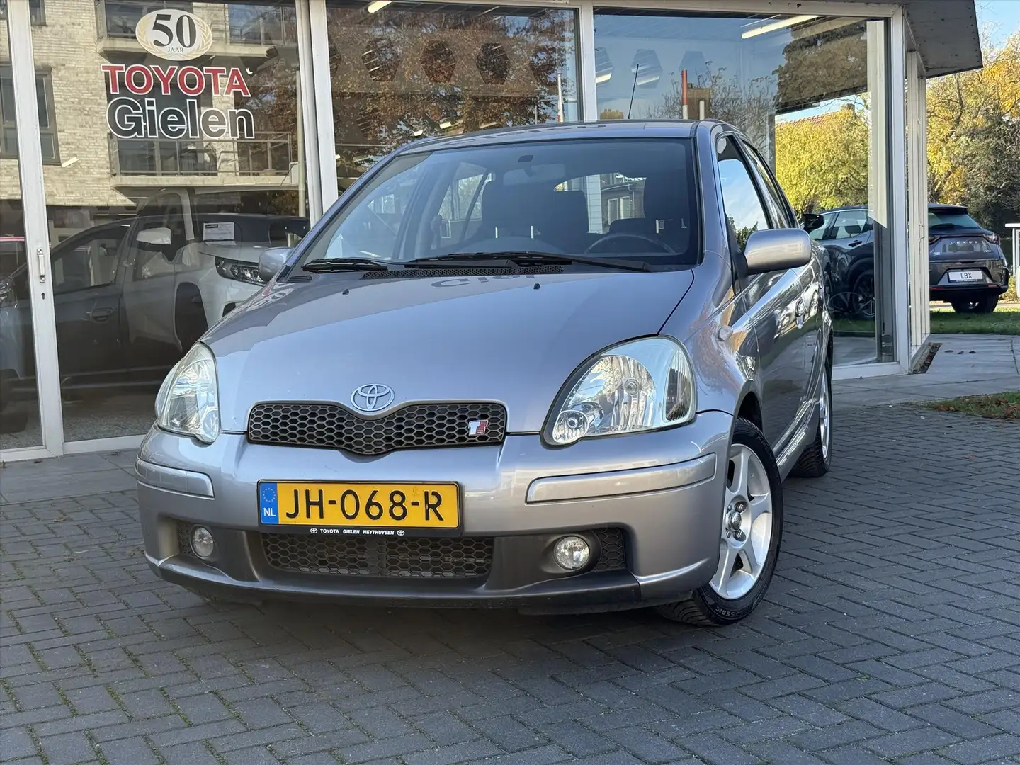 Toyota Yaris 1.5 VVTI 5DR T SPORT | Airconditioning, Lichtmetal Gris - 2