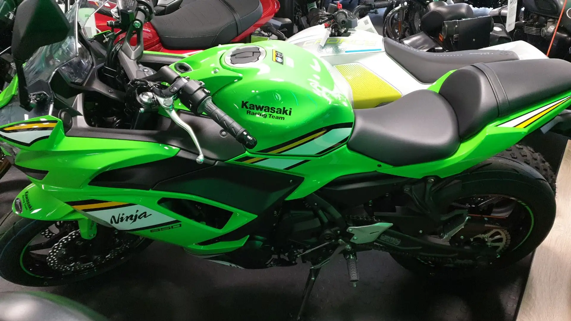 Kawasaki Ninja 650 Green - 2